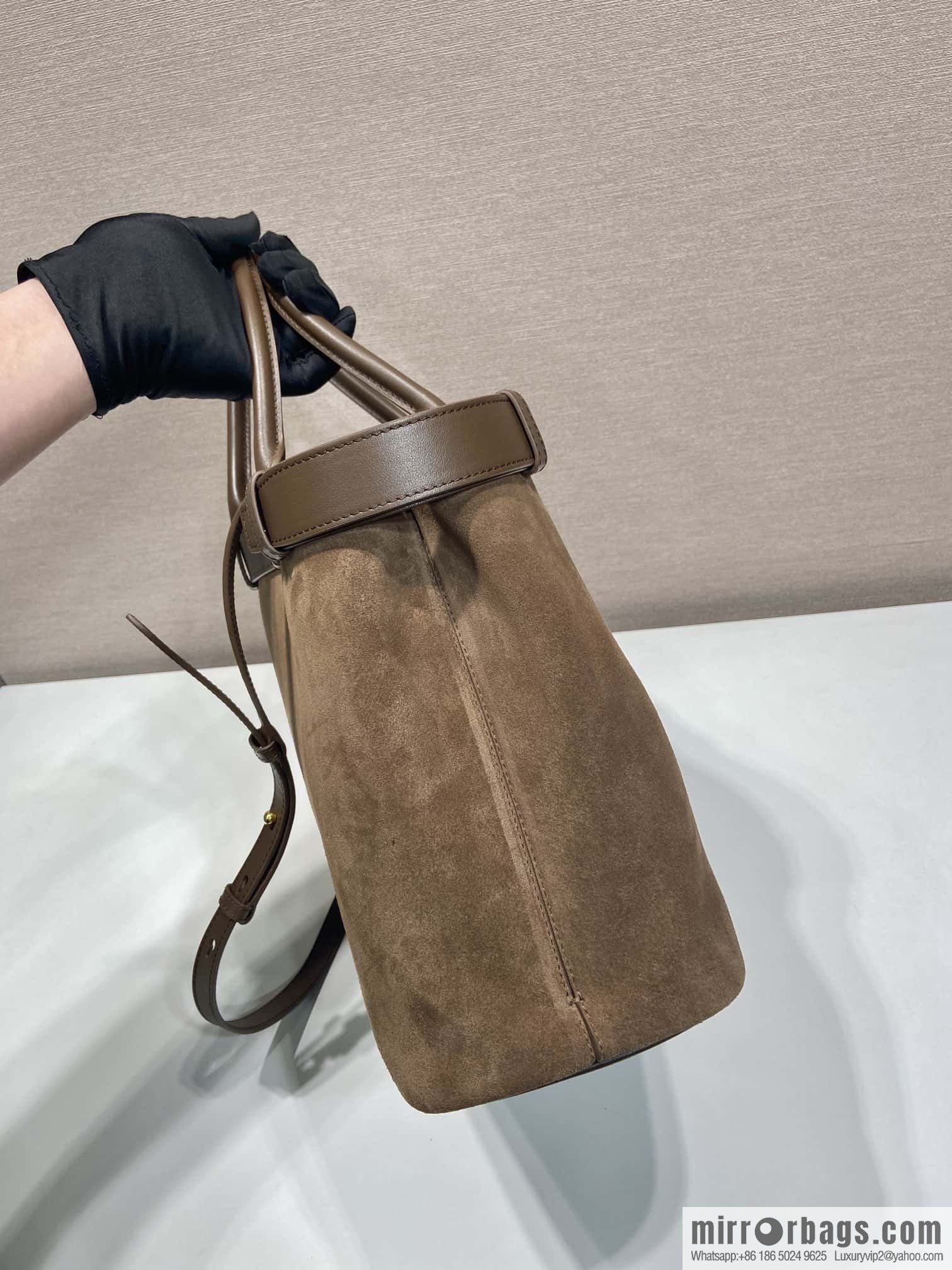 PRADA 🎉 new women's bag 🎉 1BA416 large fleece leather🎉