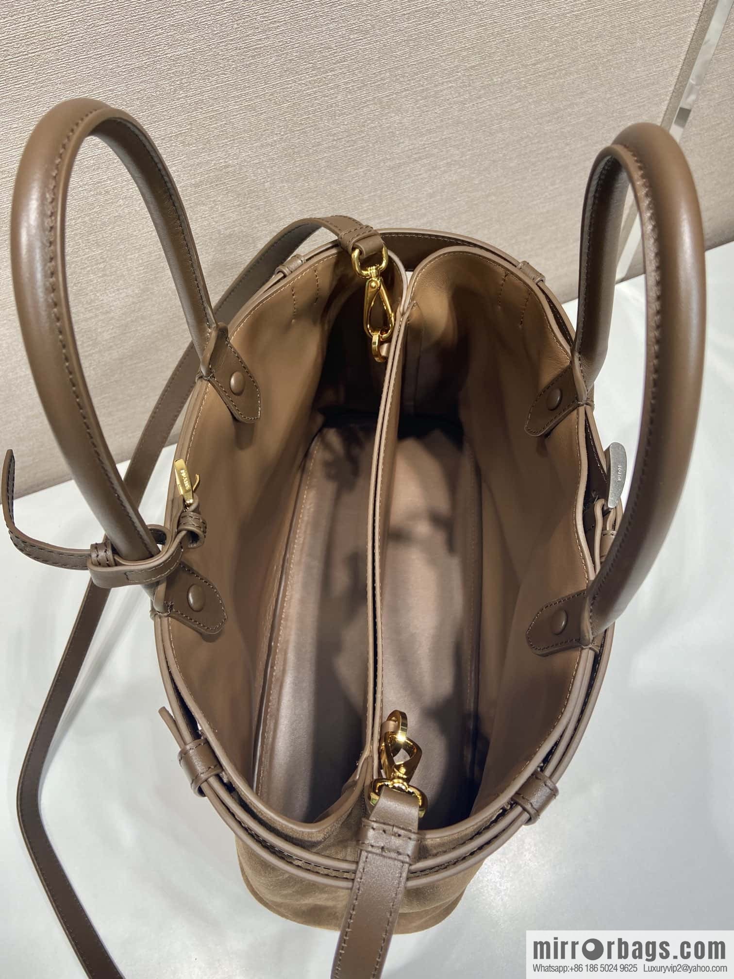 PRADA 🎉 new women's bag 🎉 1BA416 large fleece leather🎉