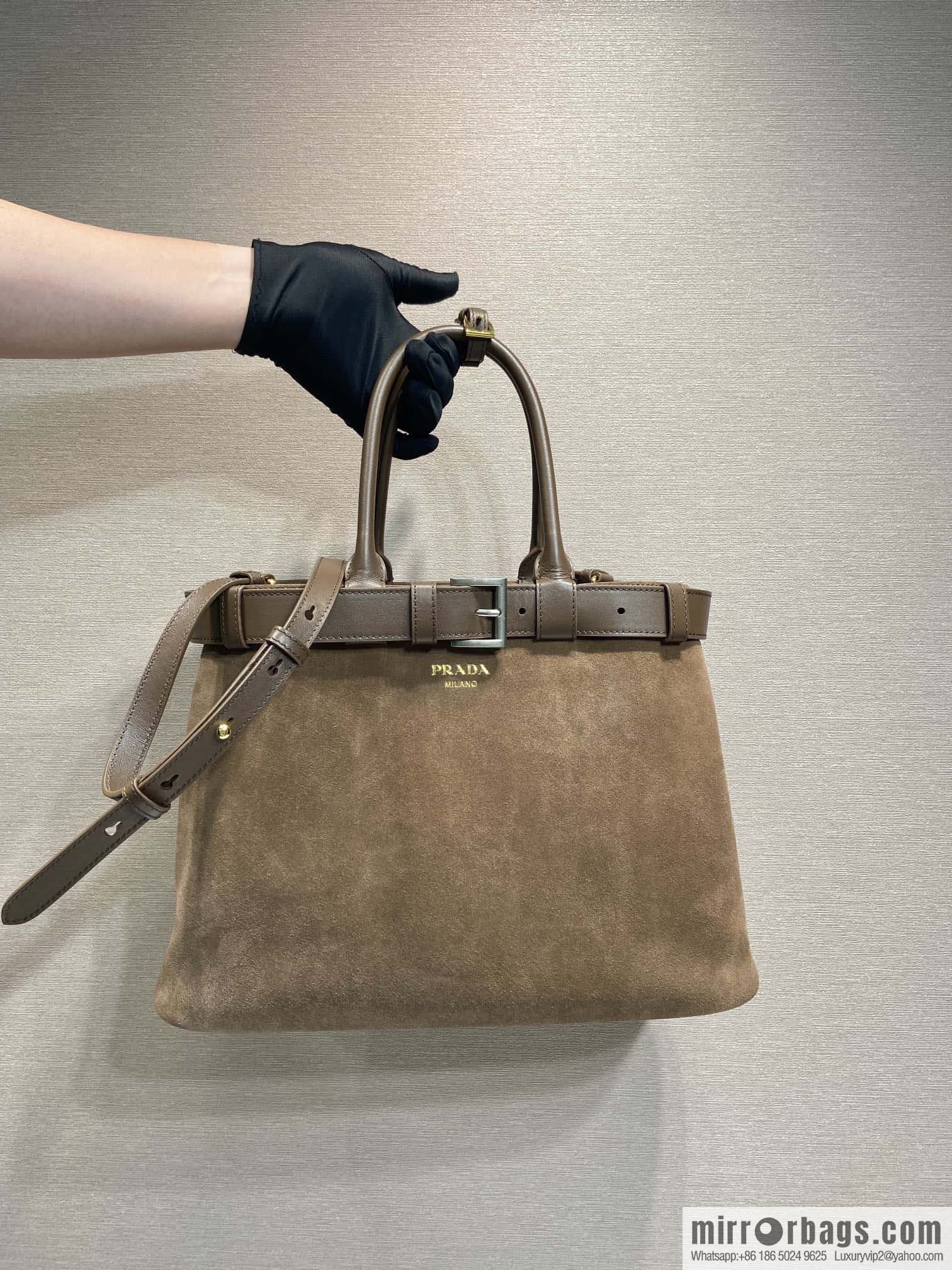 PRADA 🎉 new women's bag 🎉 1BA416 large fleece leather🎉