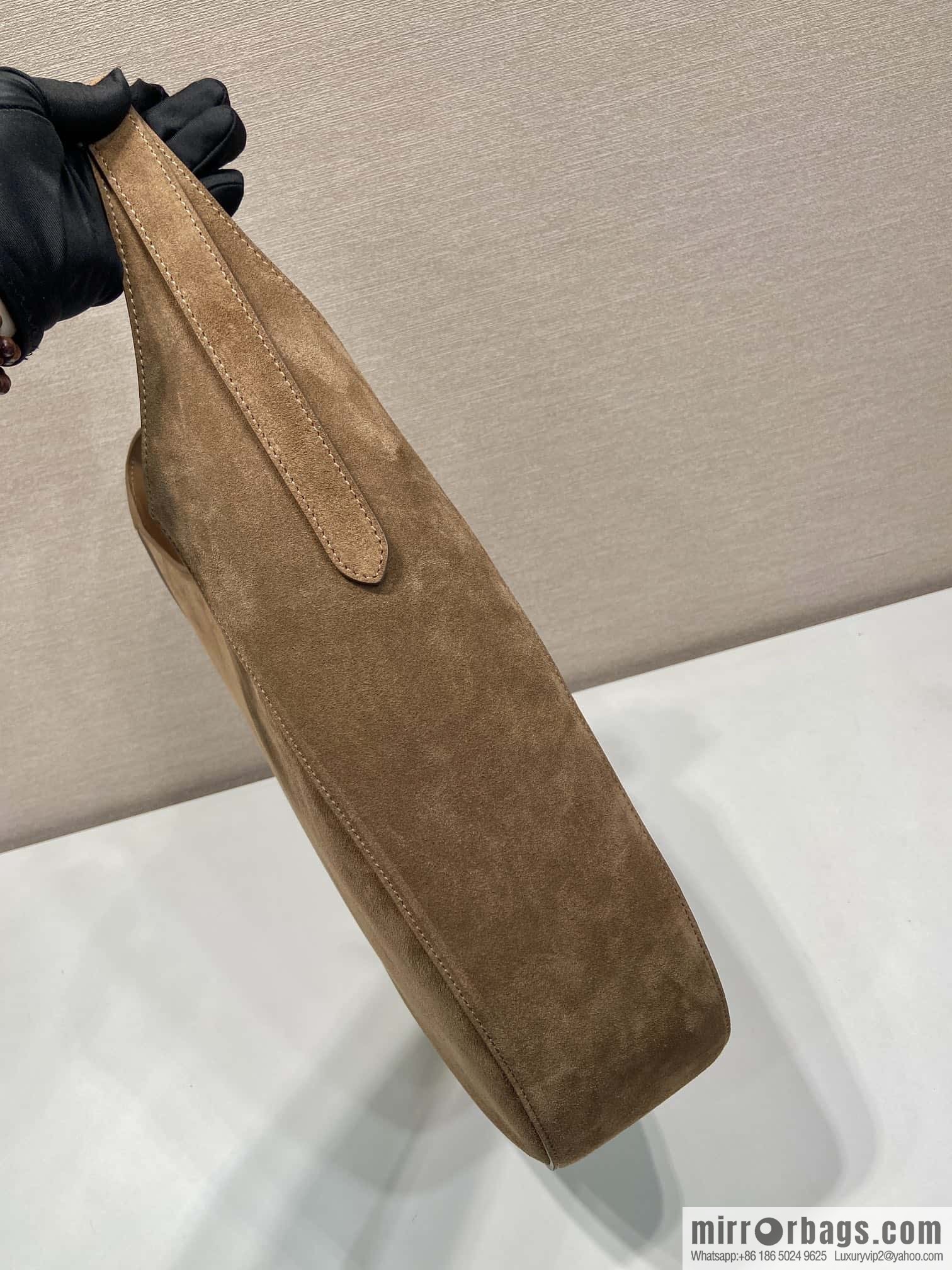 PRADA 🎉 Suede Cleo 🎉 1 BC 181 New oversized messenger bag