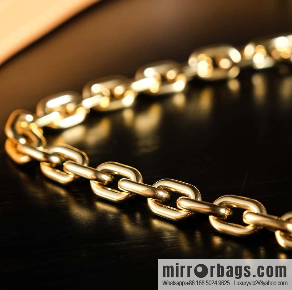 LV 𝐁𝐎𝐔𝐋𝐎𝐆𝐍𝐄 chip diamond beating horn series #M