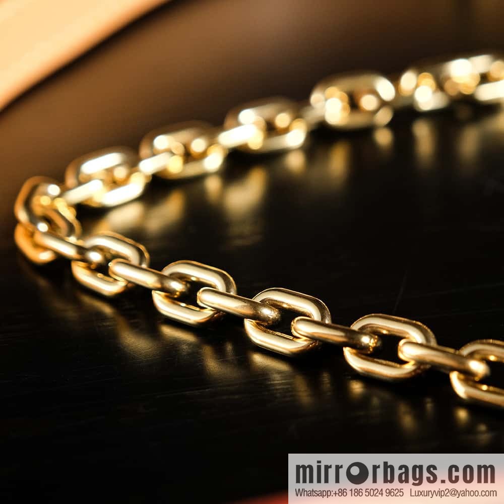 LV 𝐁𝐎𝐔𝐋𝐎𝐆𝐍𝐄 chip diamond beating horn series #M