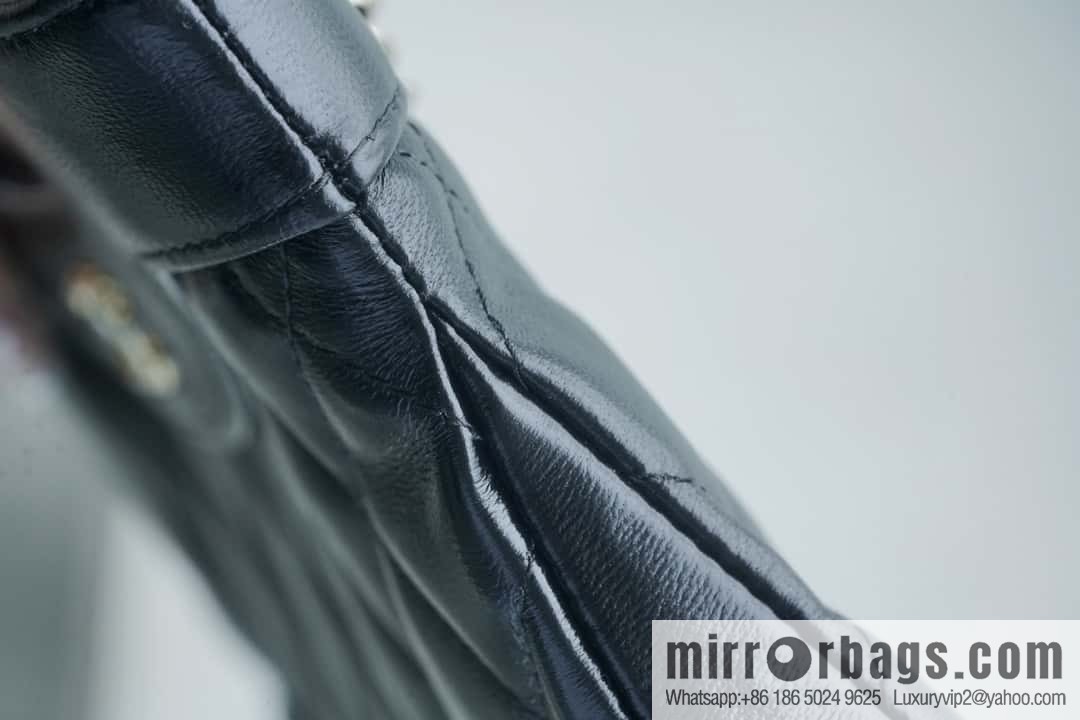 𝐂𝐇𝐀𝐍𝐄𝐋 𝟐𝟒𝐬 horizontal 31bag black ➿ AP3656