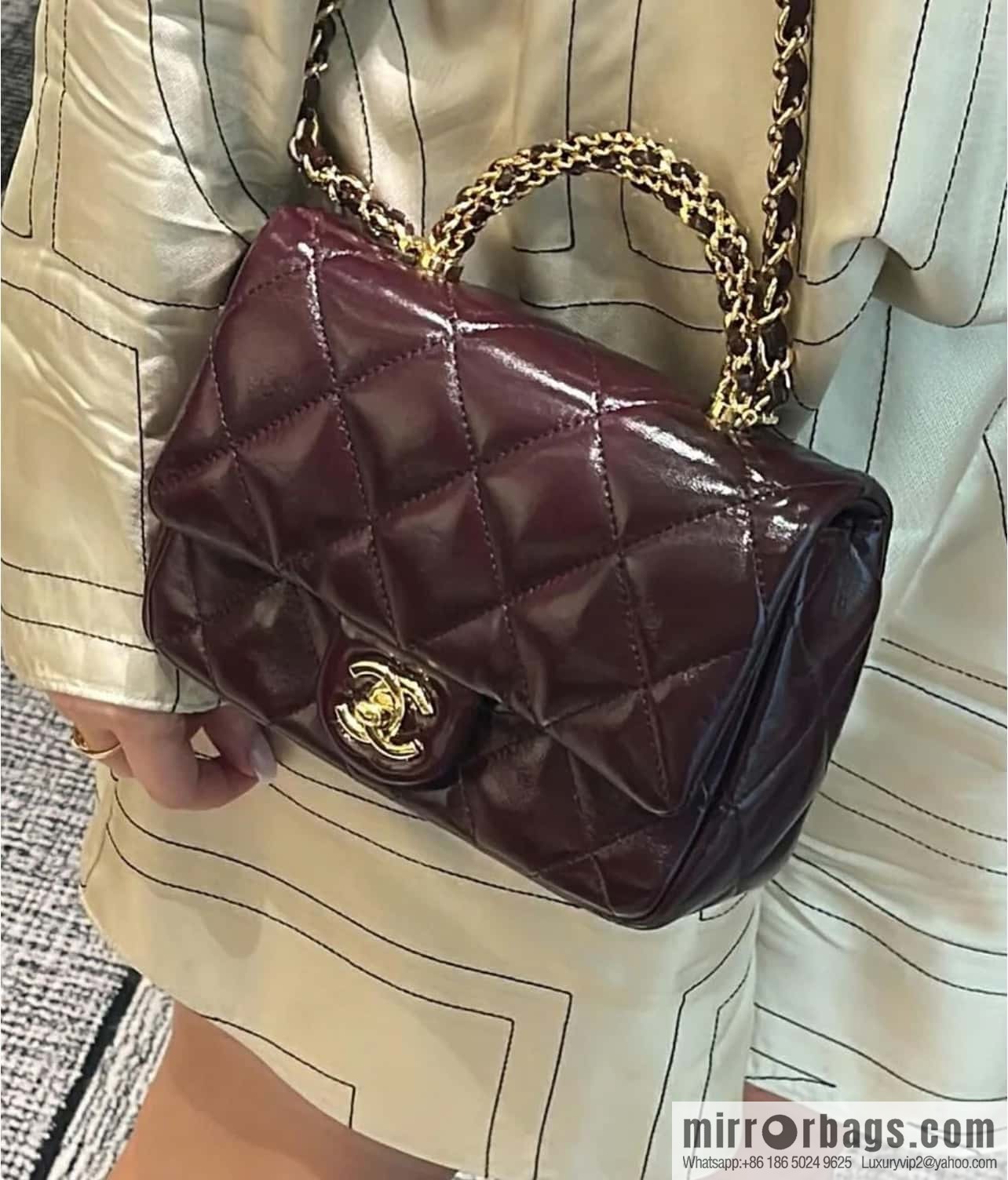 𝐂𝐇𝐀𝐍𝐄𝐋 𝟐𝟒𝐛 Flap new thick chain handle, square fat man, small, burgundy AS5032