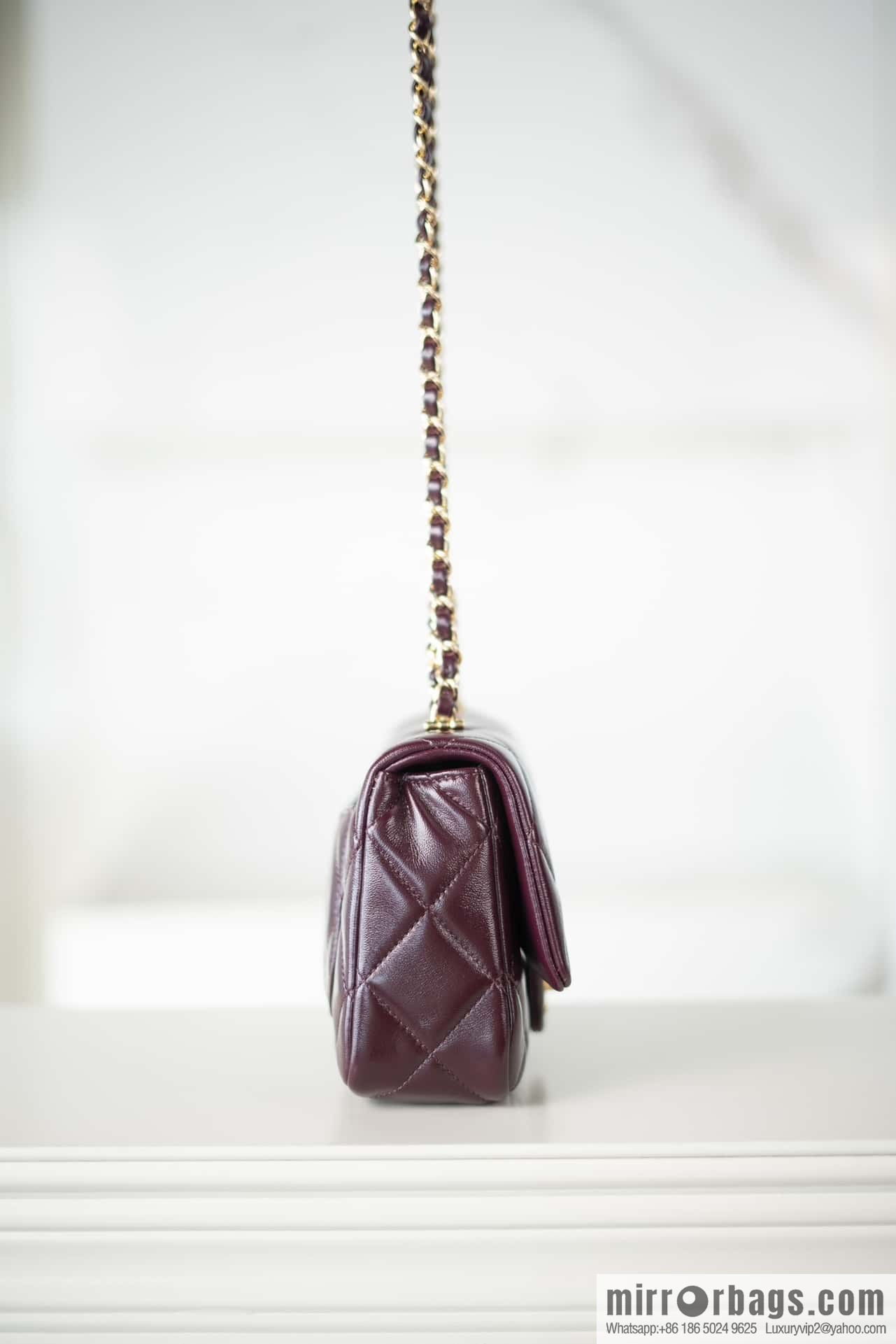 𝐂𝐇𝐀𝐍𝐄𝐋 𝟐𝟒𝐛 Flap new thick chain handle, square fat man, small, burgundy AS5032