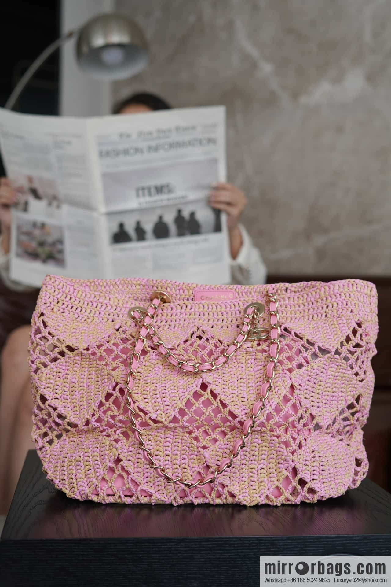 𝐂𝐡𝐚𝐧𝐞𝐥 𝟮𝟰 CoCo Beach Straw Shopping Bag 🛍️ Large, Pink AS4576