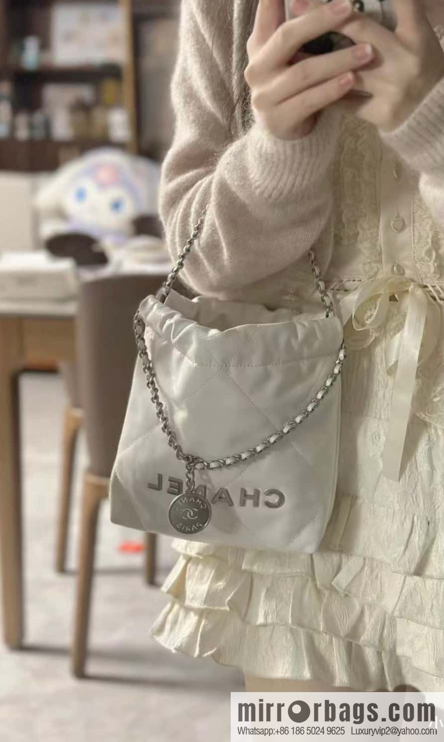 𝐂𝐇𝐀𝐍𝐄𝐋 23S 22Mini bag silver, genuine leather AS3980