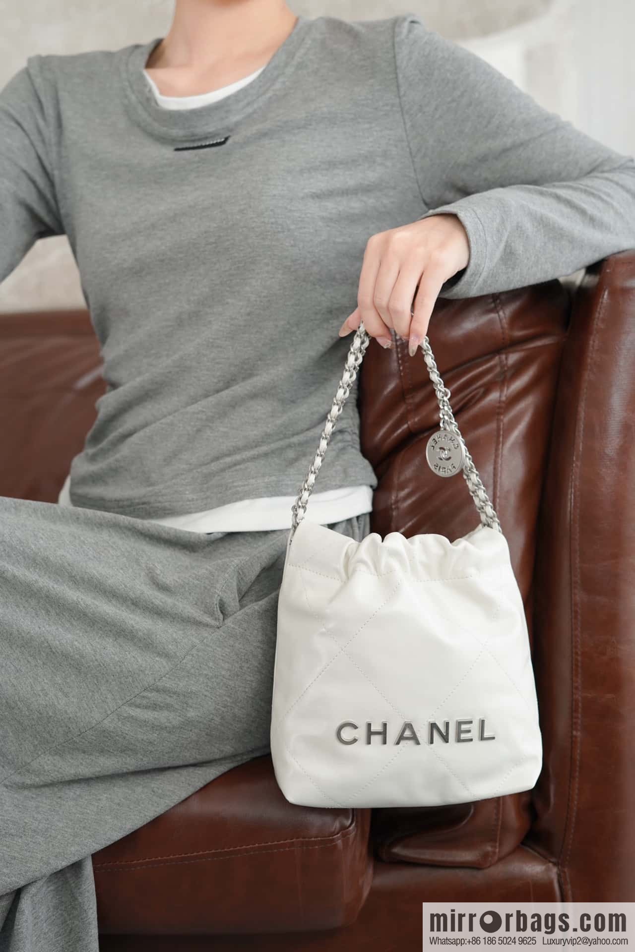 𝐂𝐇𝐀𝐍𝐄𝐋 23S 22Mini bag silver, genuine leather AS3980