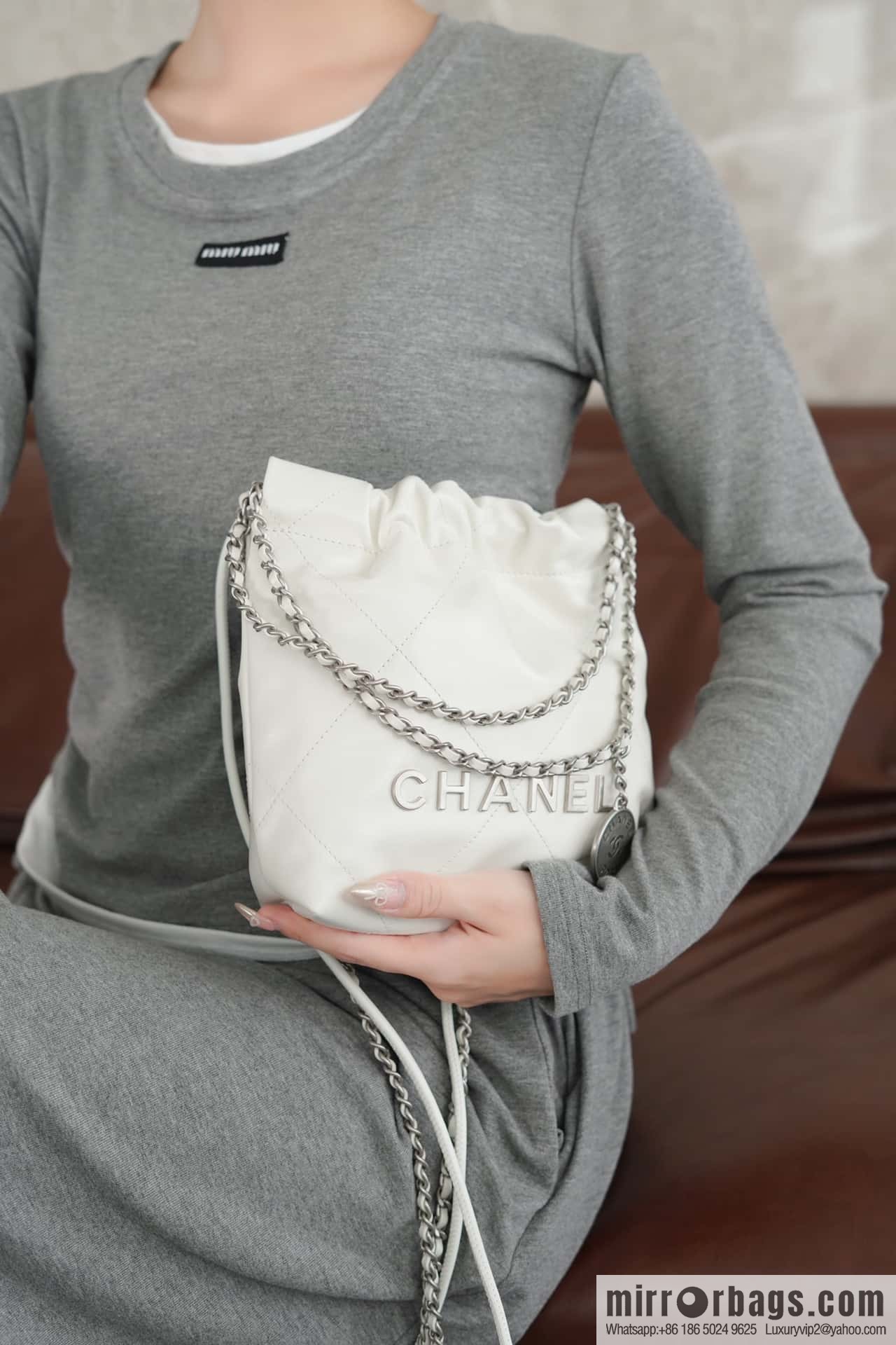 𝐂𝐇𝐀𝐍𝐄𝐋 23S 22Mini bag silver, genuine leather AS3980