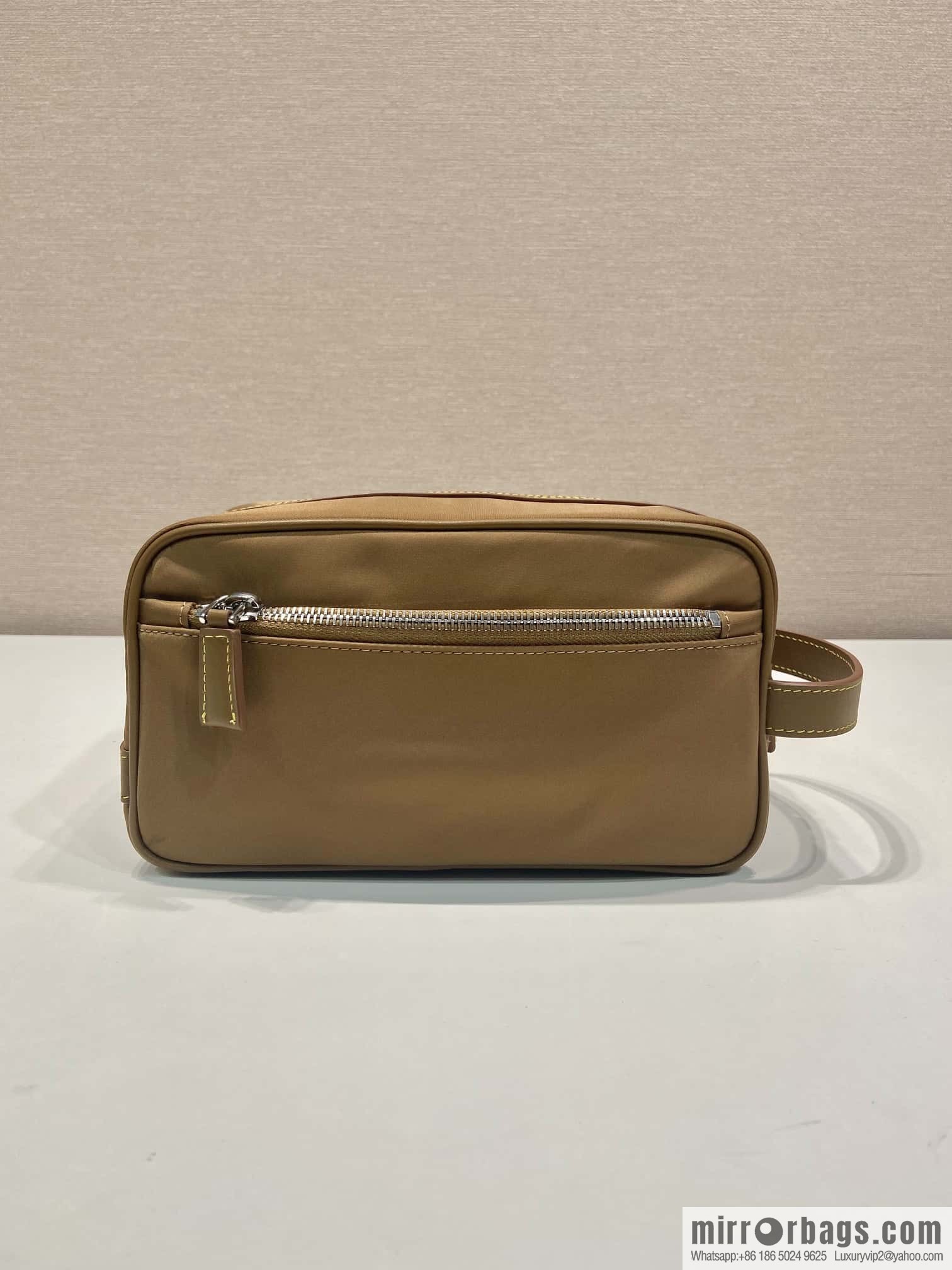 PRADA 🎉 new wash handbag 🎉 2NA819 storage bag, brown