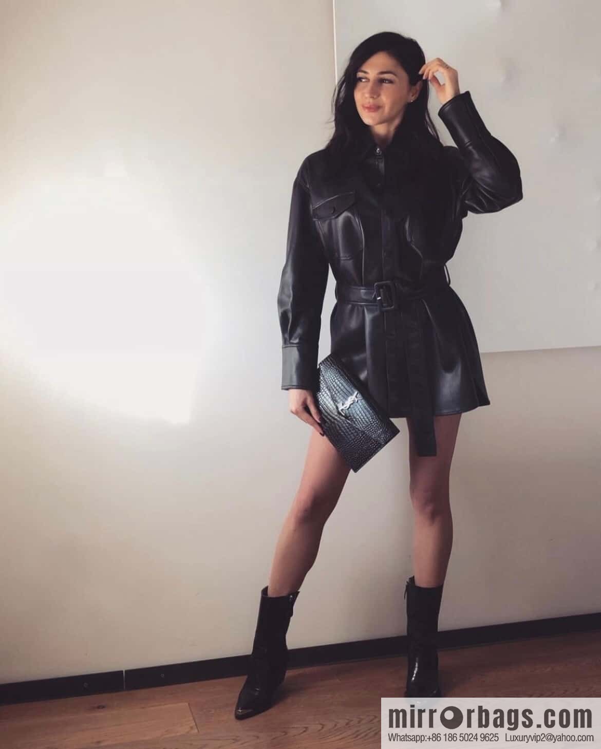 YSL 𝑼𝒑𝒕𝒐𝒘𝒏_ crocodile clutch 565739 black/silver buckle