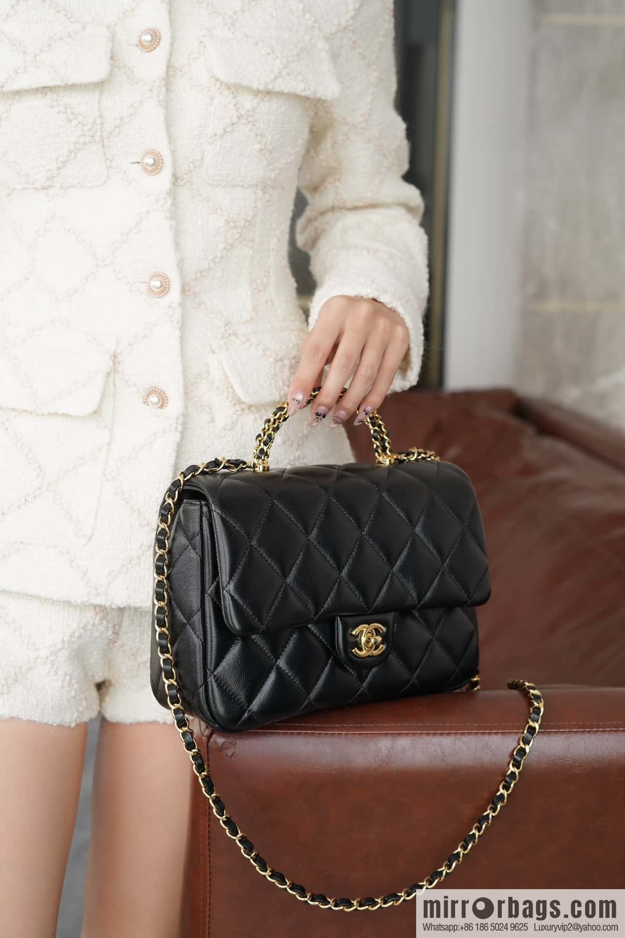 𝐂𝐇𝐀𝐍𝐄𝐋 𝟐𝟒𝐛 Flap new thick chain handle, large AS5043 black