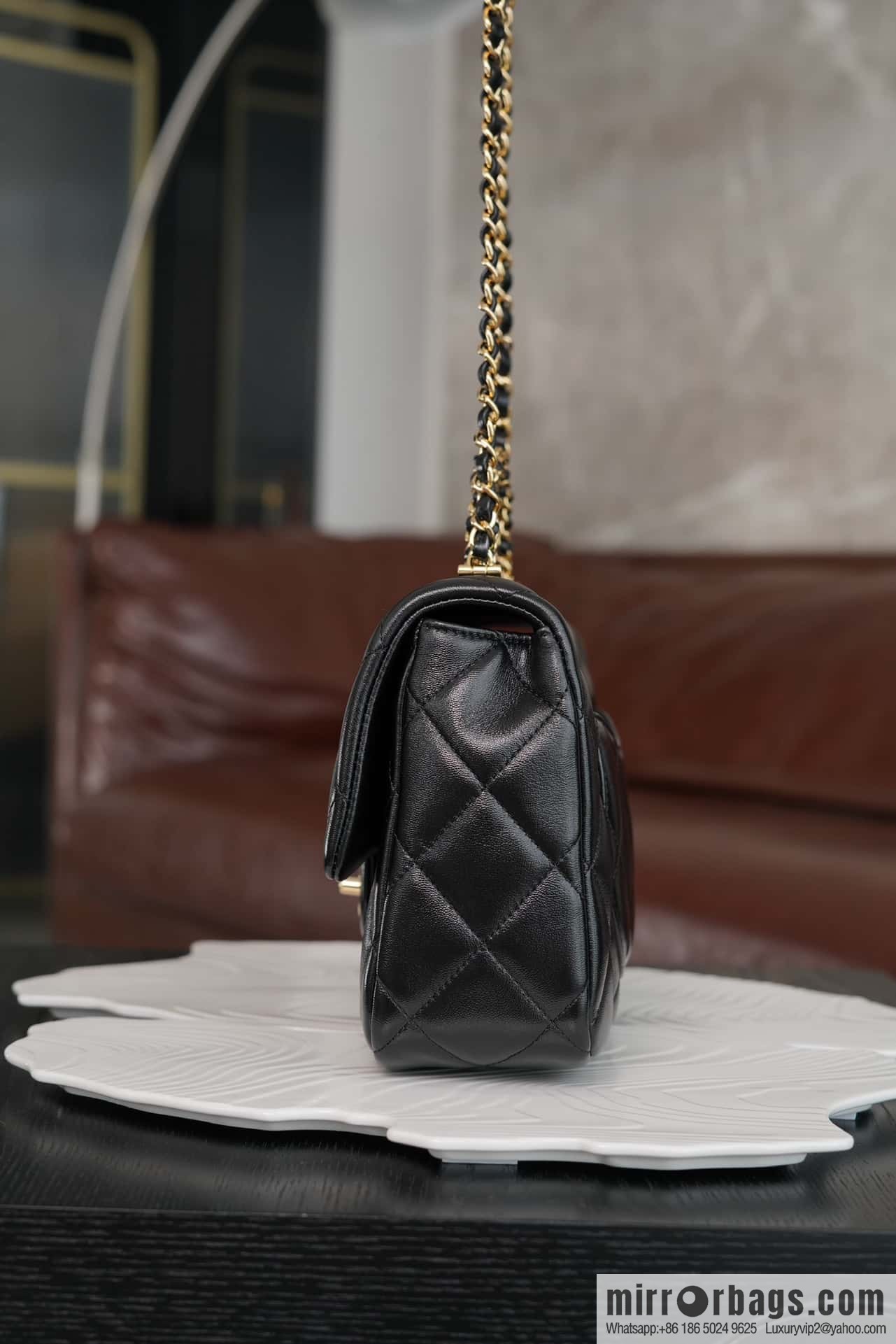 𝐂𝐇𝐀𝐍𝐄𝐋 𝟐𝟒𝐛 Flap new thick chain handle, large AS5043 black