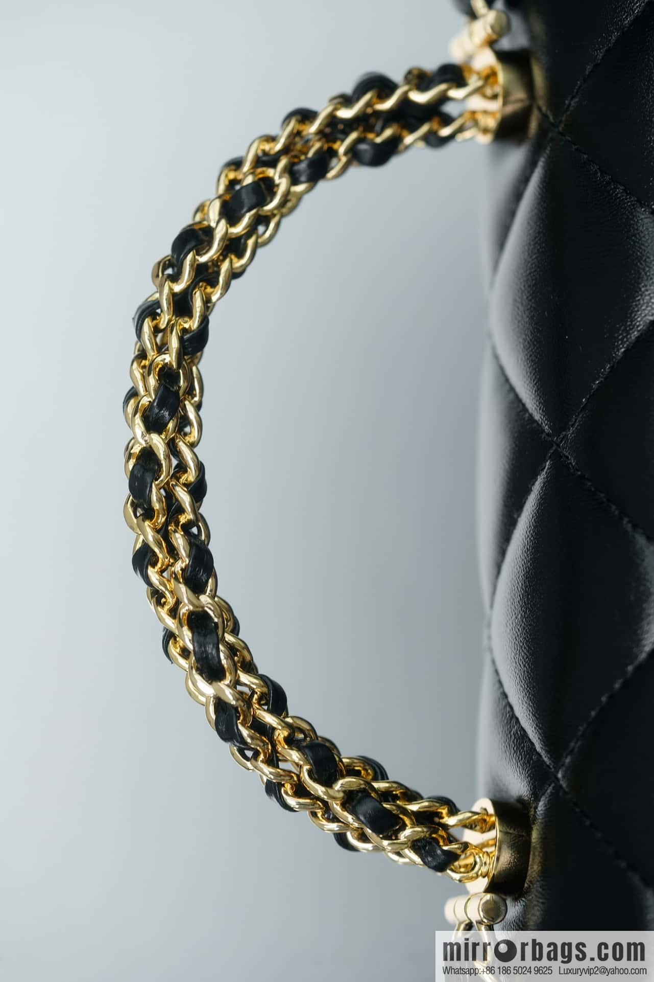 𝐂𝐇𝐀𝐍𝐄𝐋 𝟐𝟒𝐛 Flap new thick chain handle, large AS5043 black