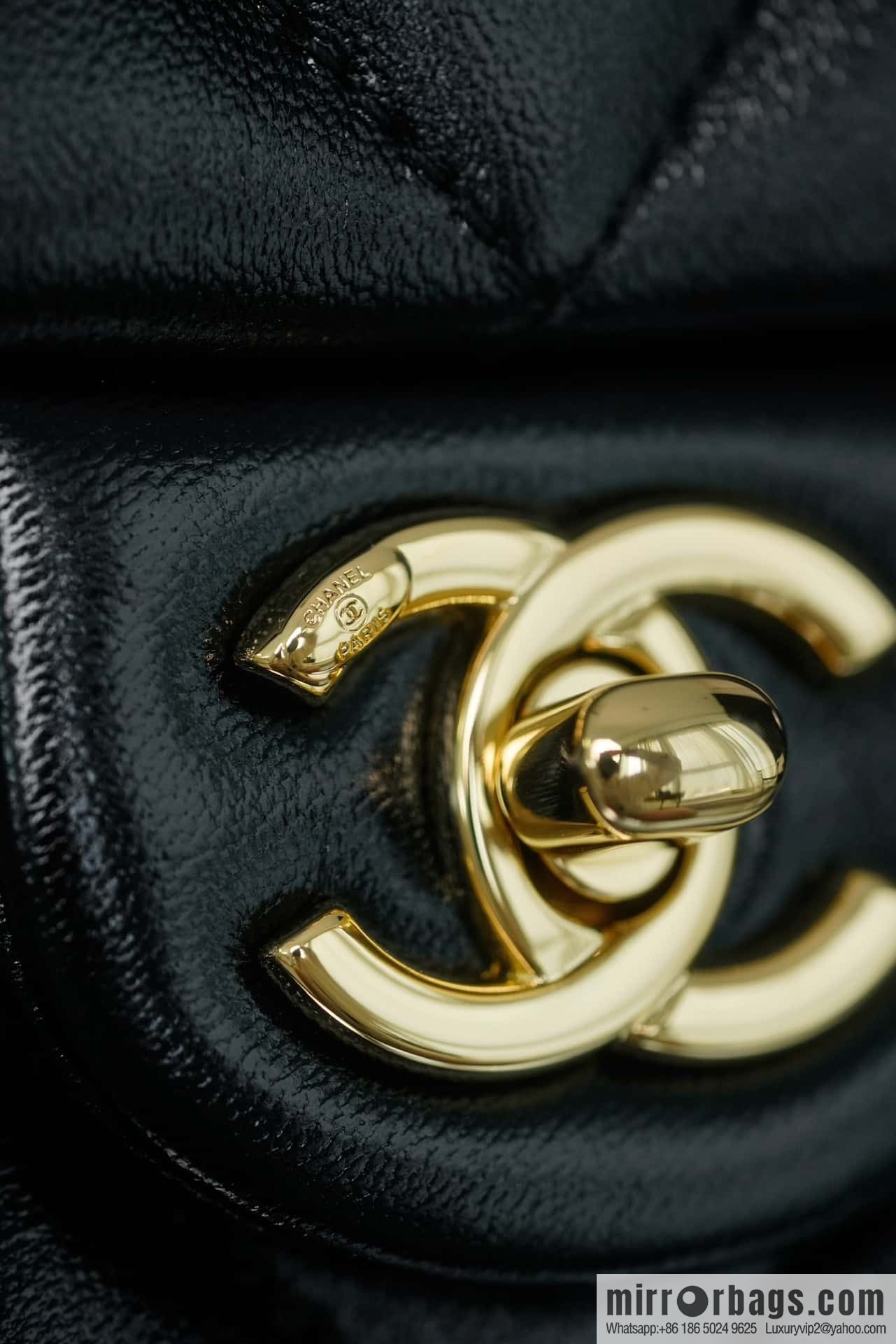 𝐂𝐇𝐀𝐍𝐄𝐋 𝟐𝟒𝐛 Flap new thick chain handle, large AS5043 black