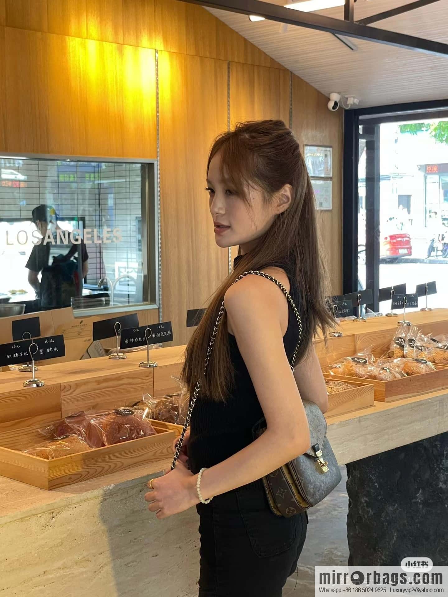 LV M11941 Pochette Métis Backpack