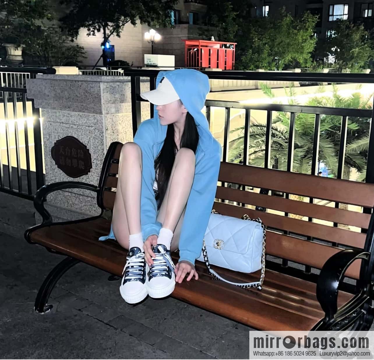 ππππ‘ππ βΆβΎ πππ medium, light blue AS1161