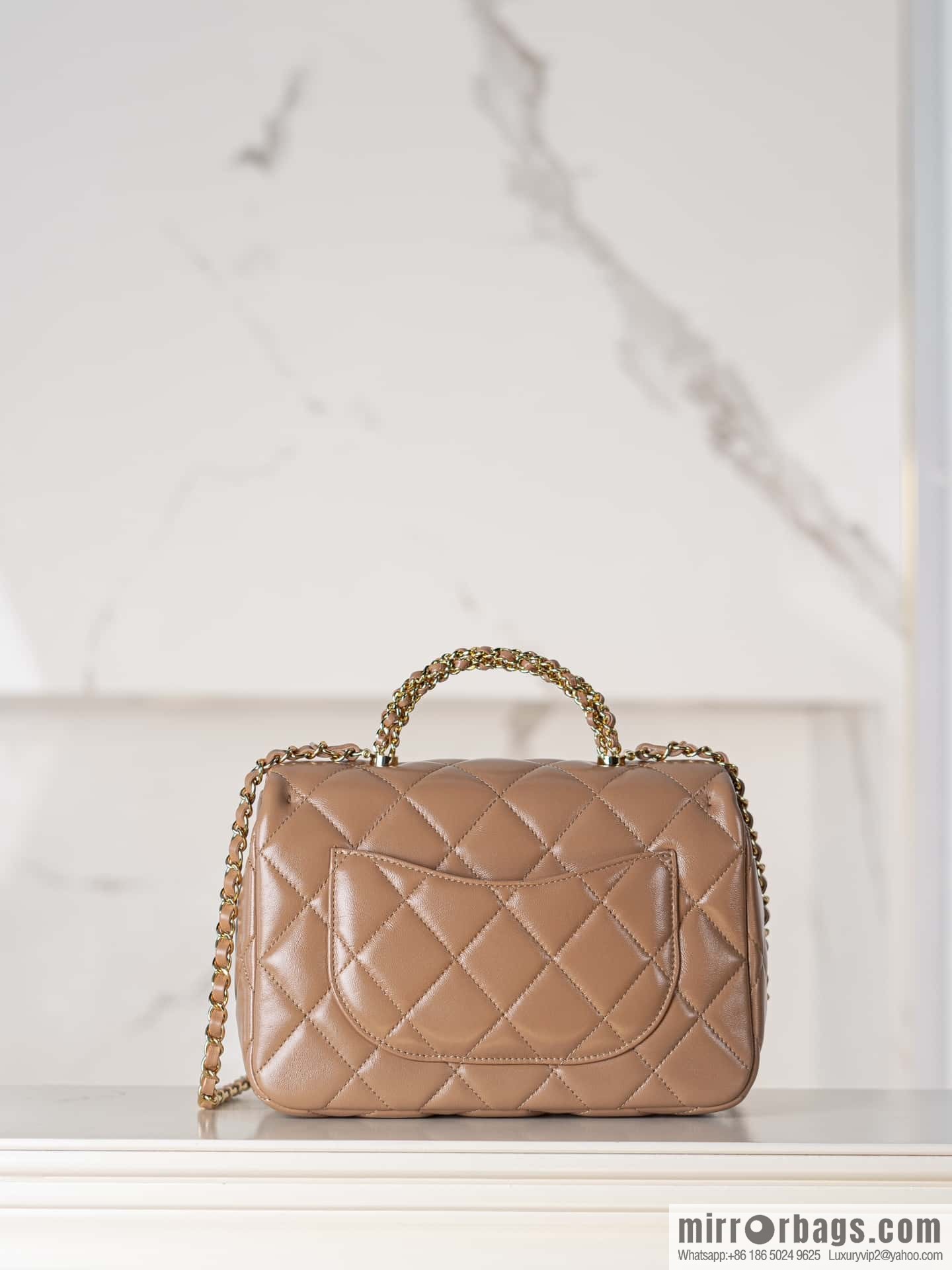𝐂𝐇𝐀𝐍𝐄𝐋 𝟐𝟒𝐛 Flap New Coarse Chain Handle, Milk Tea Apricot, Large AS5043
