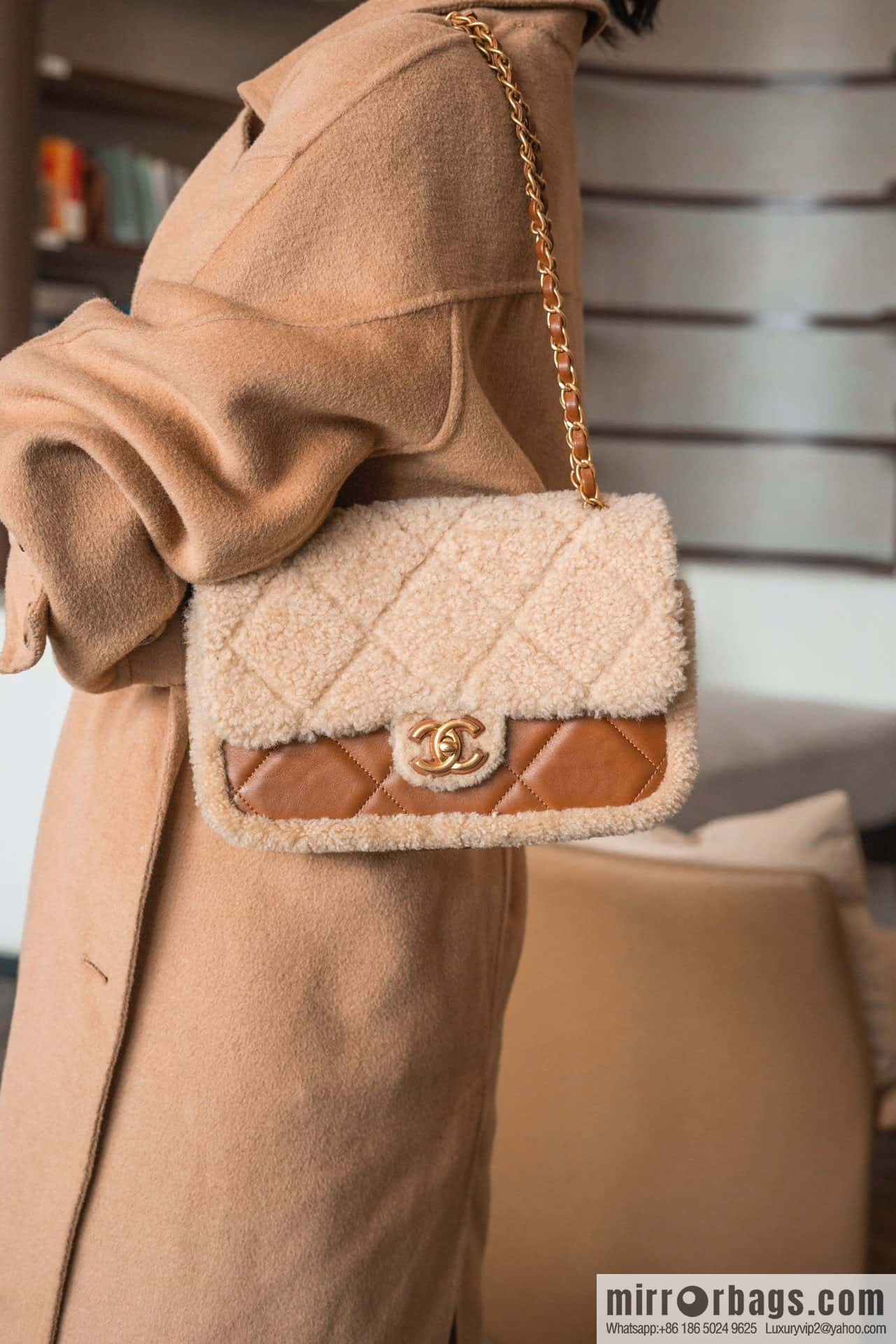 𝗖𝗛𝗔𝗡𝗘𝗟 24K Classic CF Teddy Bear, Large, Apricot AS5149 B18194 NZW48