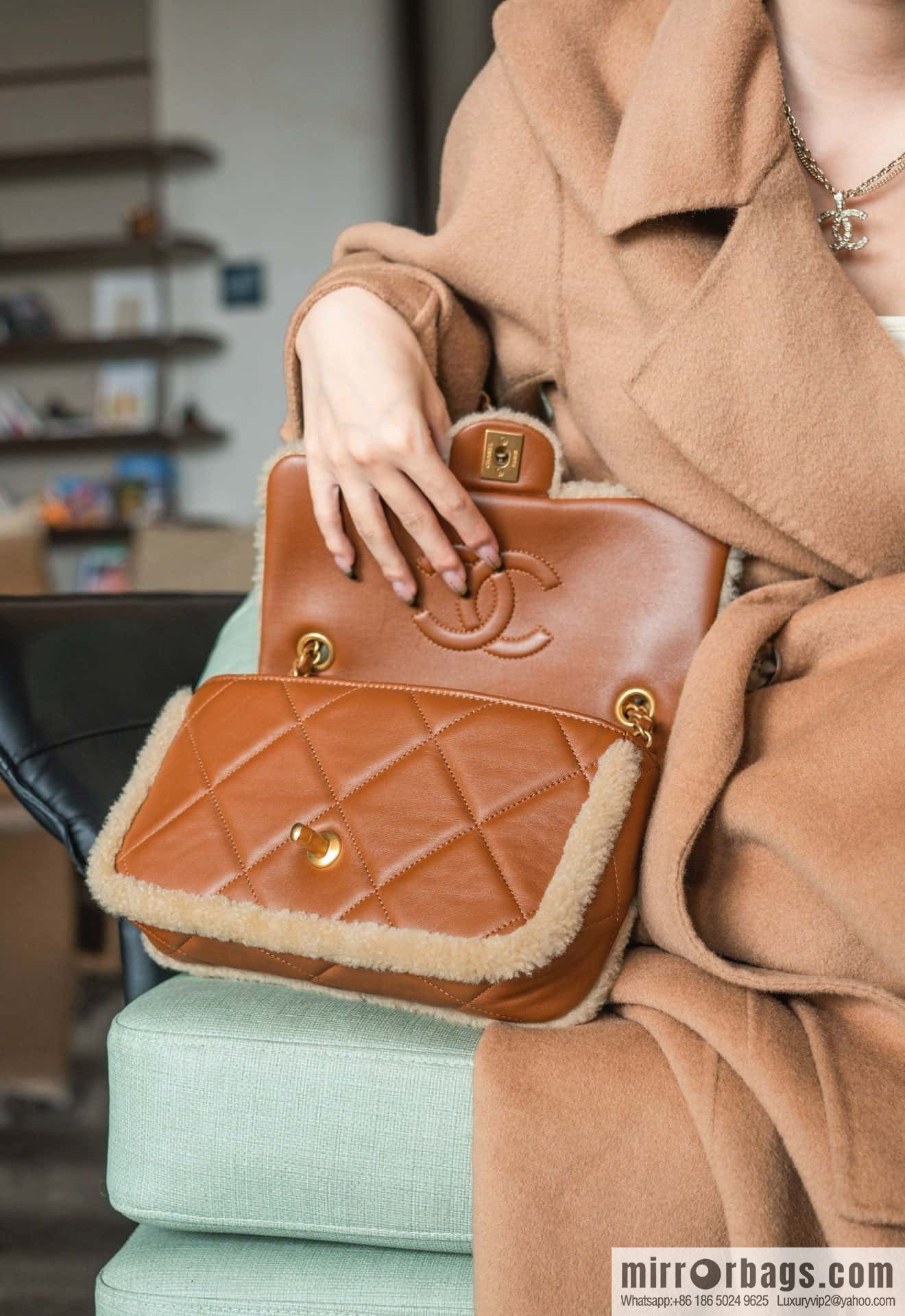 𝗖𝗛𝗔𝗡𝗘𝗟 24K Classic CF Teddy Bear, Large, Apricot AS5149 B18194 NZW48