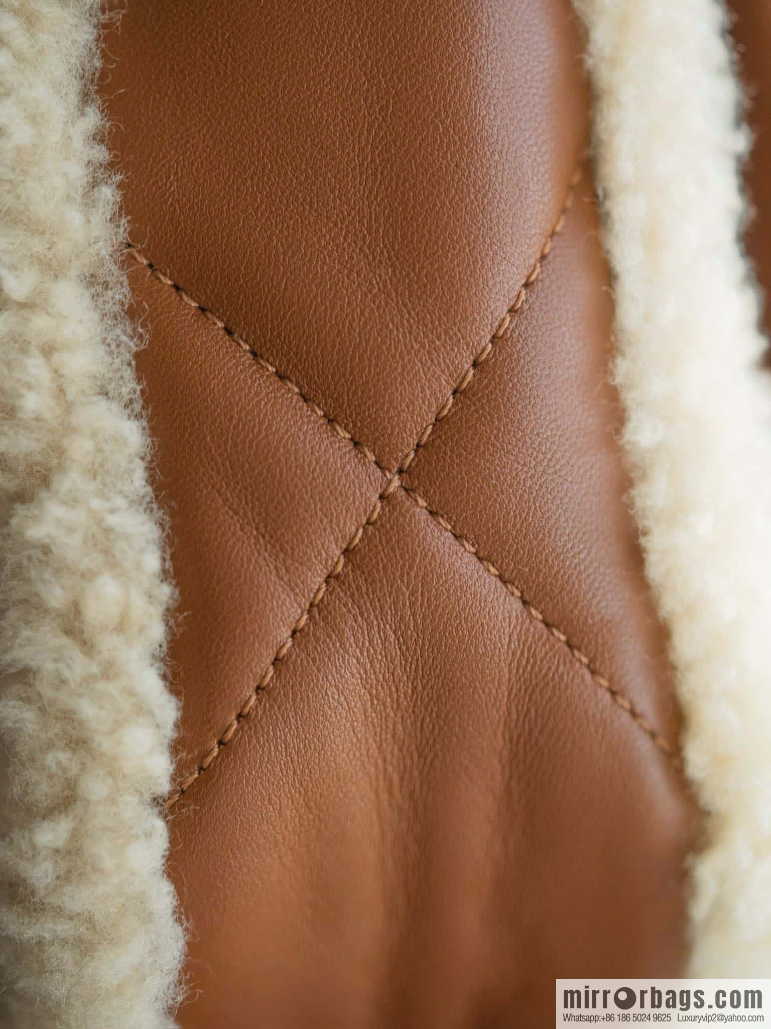 𝗖𝗛𝗔𝗡𝗘𝗟 24K Classic CF Teddy Bear, Large, Apricot AS5149 B18194 NZW48