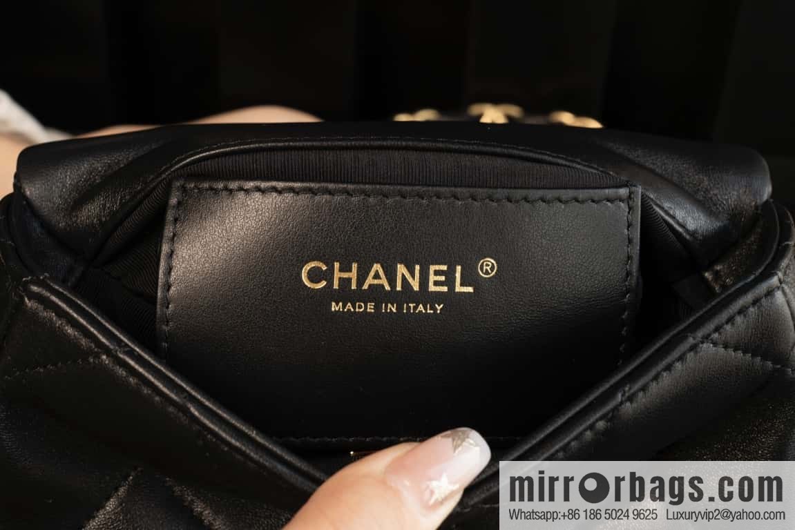 𝐂𝐡𝐚𝐧𝐞𝐥 𝟐𝟒𝐤 𝐜𝐟 thick chain black gold AS5175