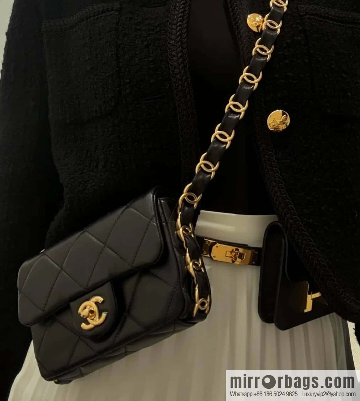 𝐂𝐡𝐚𝐧𝐞𝐥 𝟐𝟒𝐤 𝐜𝐟 thick chain black gold AS5175