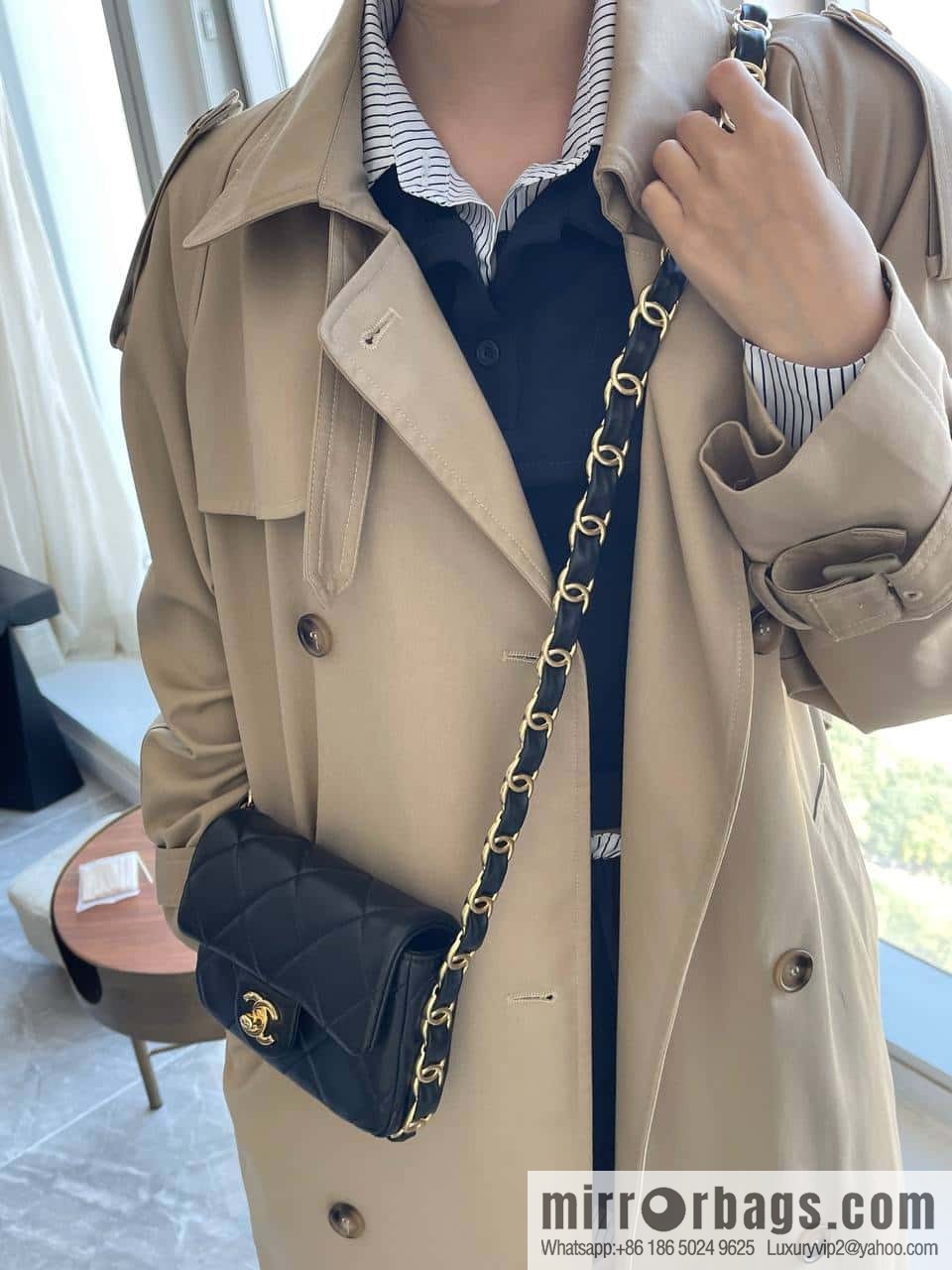 𝐂𝐡𝐚𝐧𝐞𝐥 𝟐𝟒𝐤 𝐜𝐟 thick chain black gold AS5175