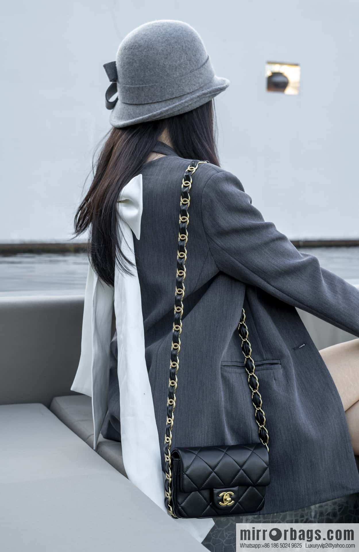 𝐂𝐡𝐚𝐧𝐞𝐥 𝟐𝟒𝐤 𝐜𝐟 thick chain black gold AS5175