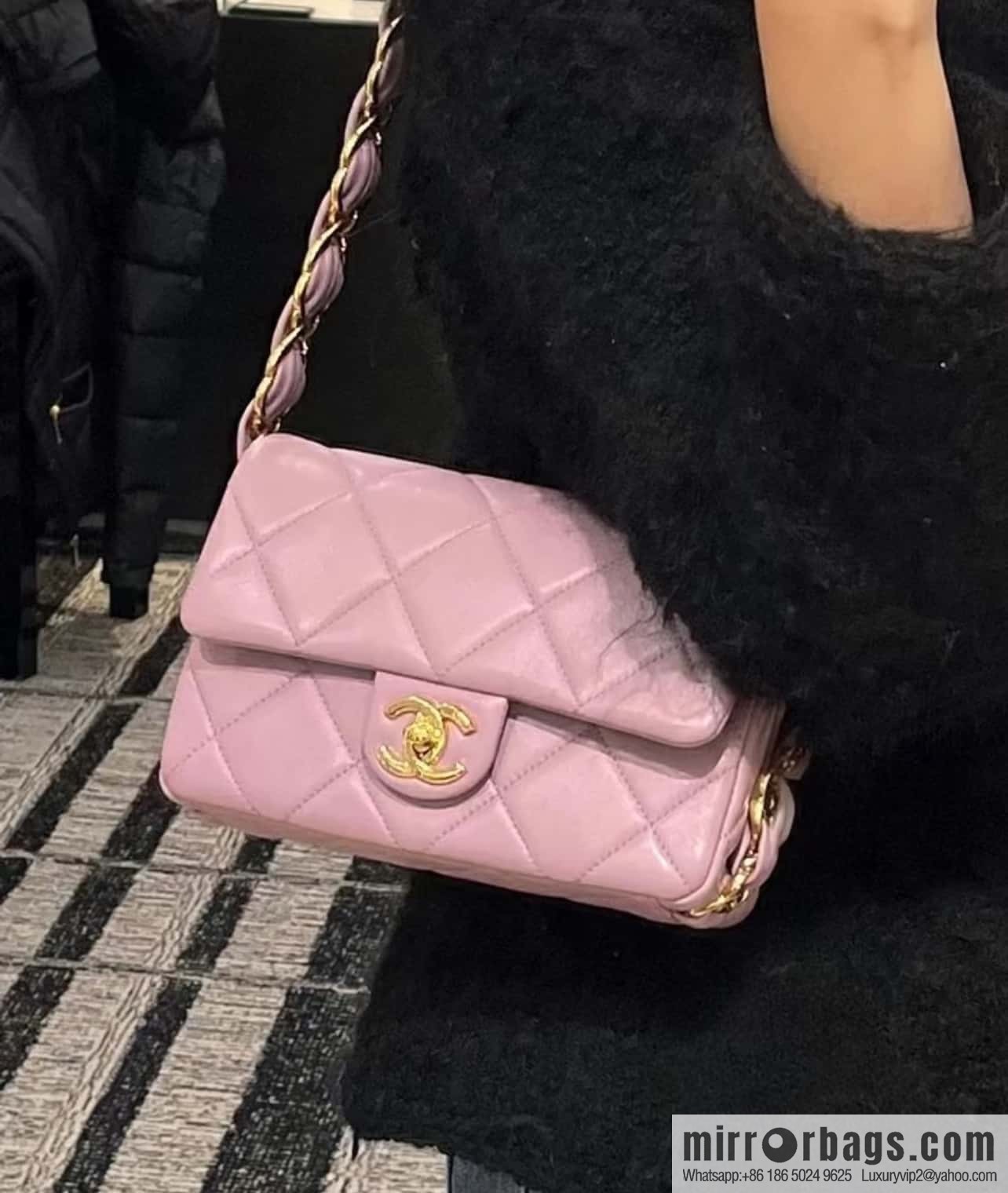 𝐂𝐇𝐀𝐍𝐄𝐋 24K thick chain armpit bag, large Mini taro purple AS5174