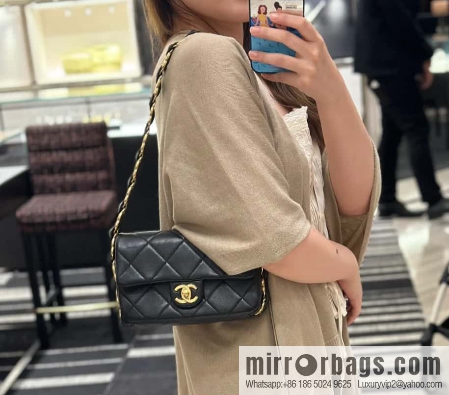 𝐂𝐇𝐀𝐍𝐄𝐋 24K thick chain armpit bag, large mini black AS5174