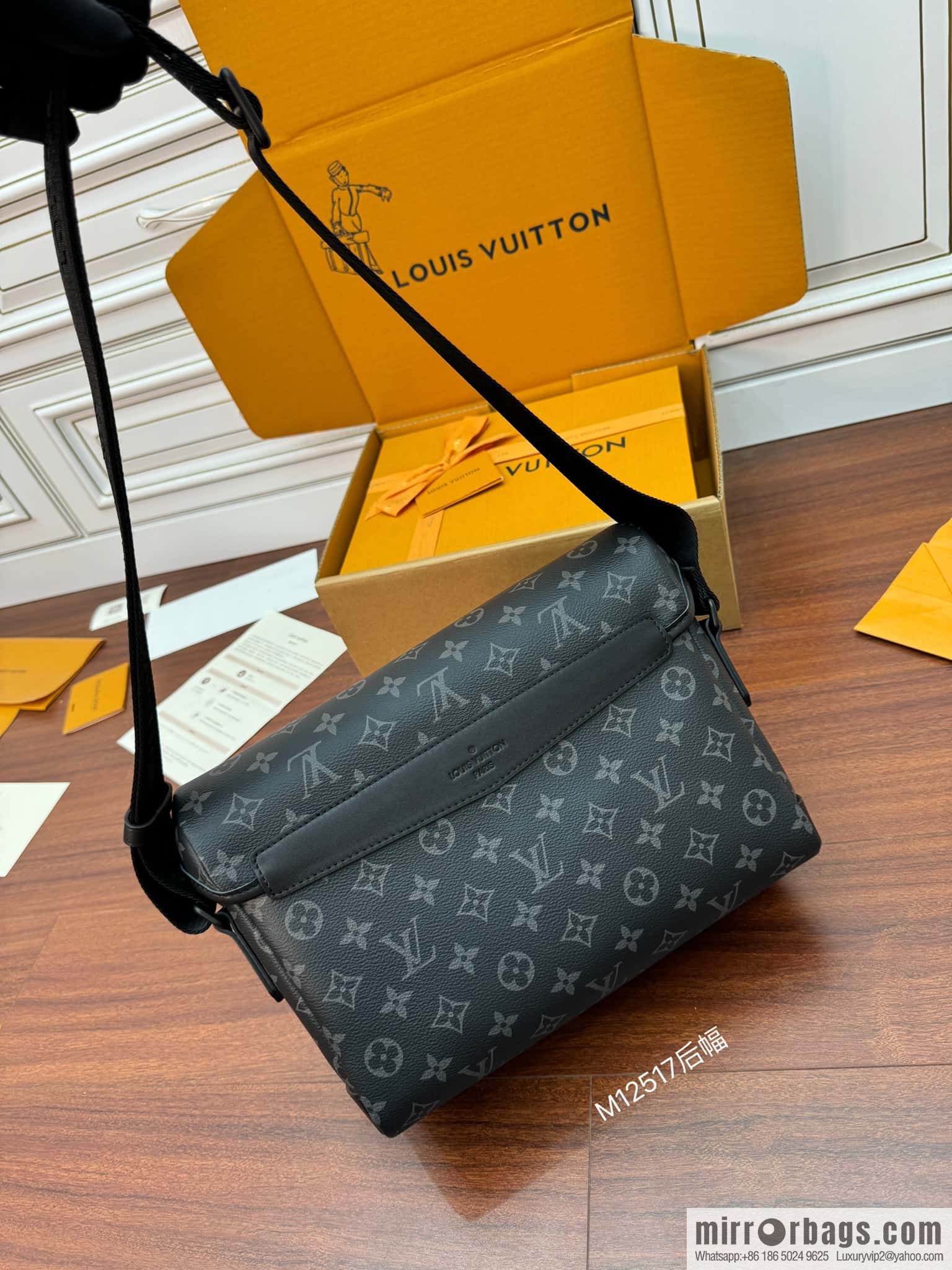 LV M12517 Messenger Voyager PM