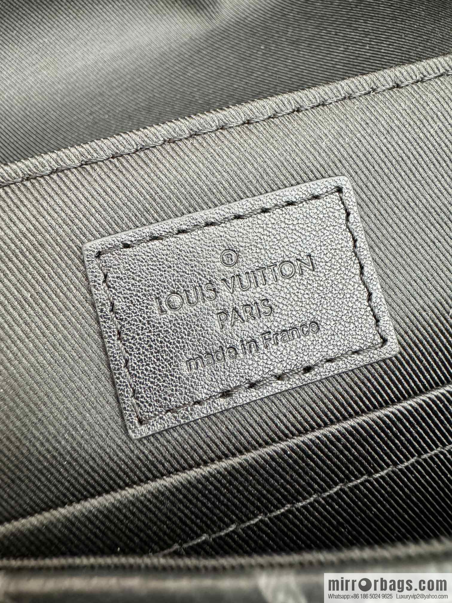 LV M12517 Messenger Voyager PM