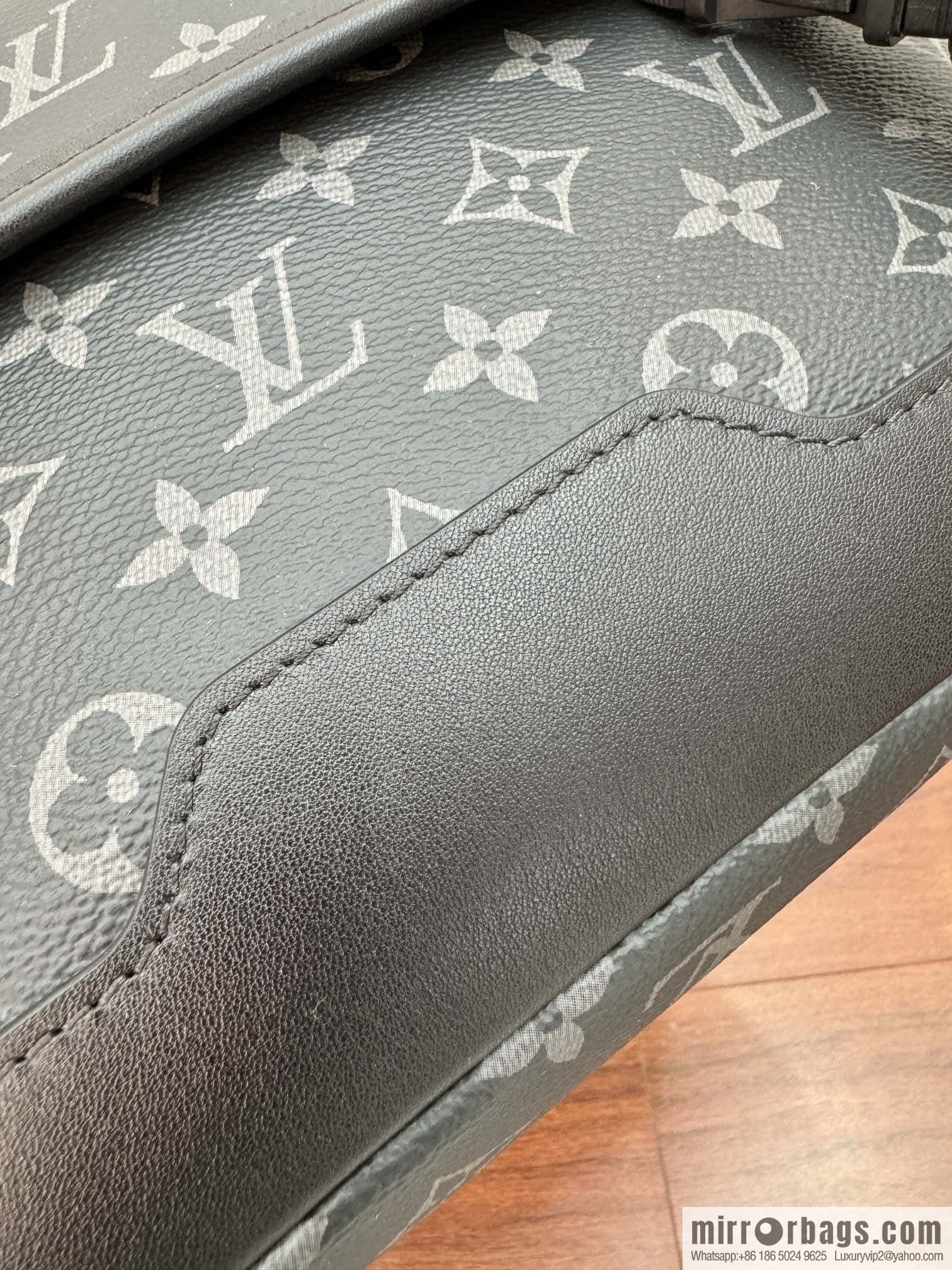 LV M12517 Messenger Voyager PM