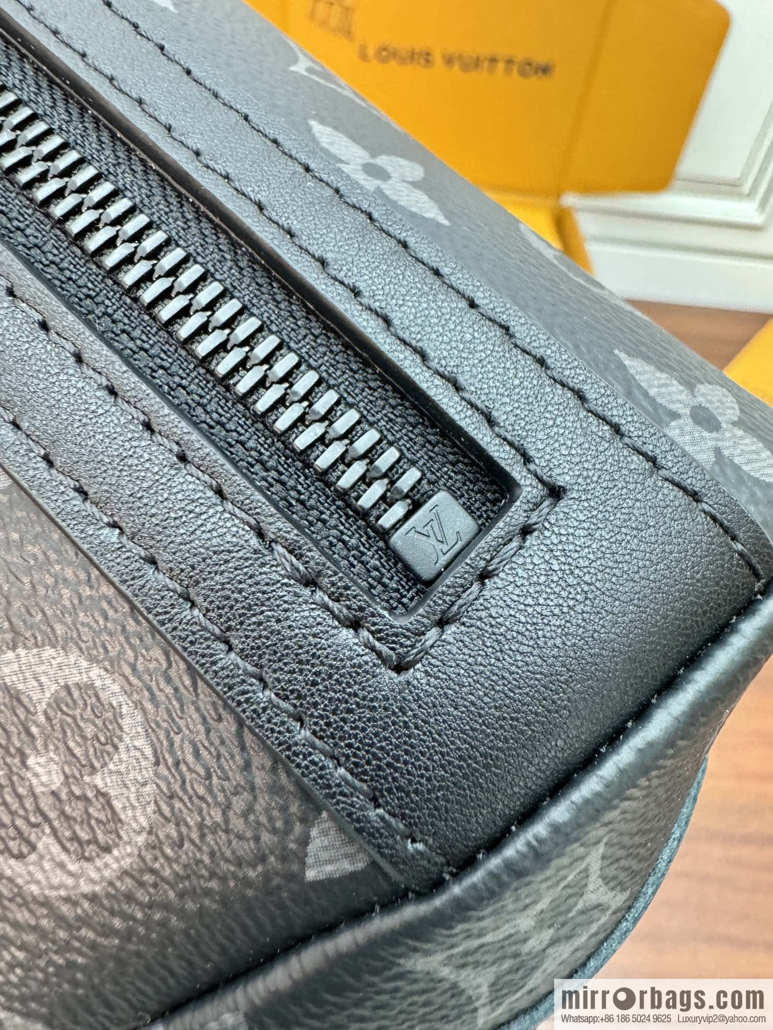 LV M12517 Messenger Voyager PM