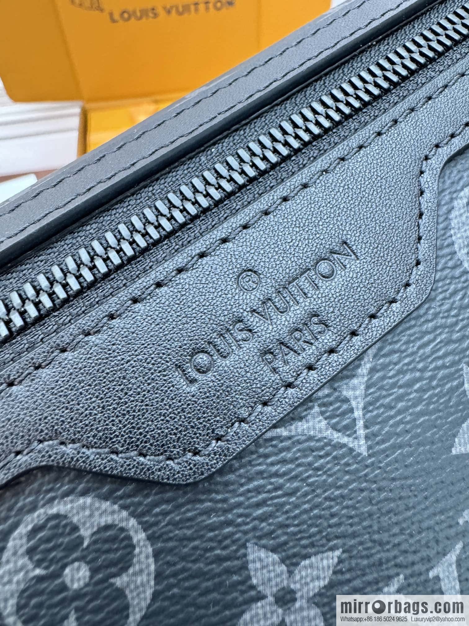 LV M12517 Messenger Voyager PM