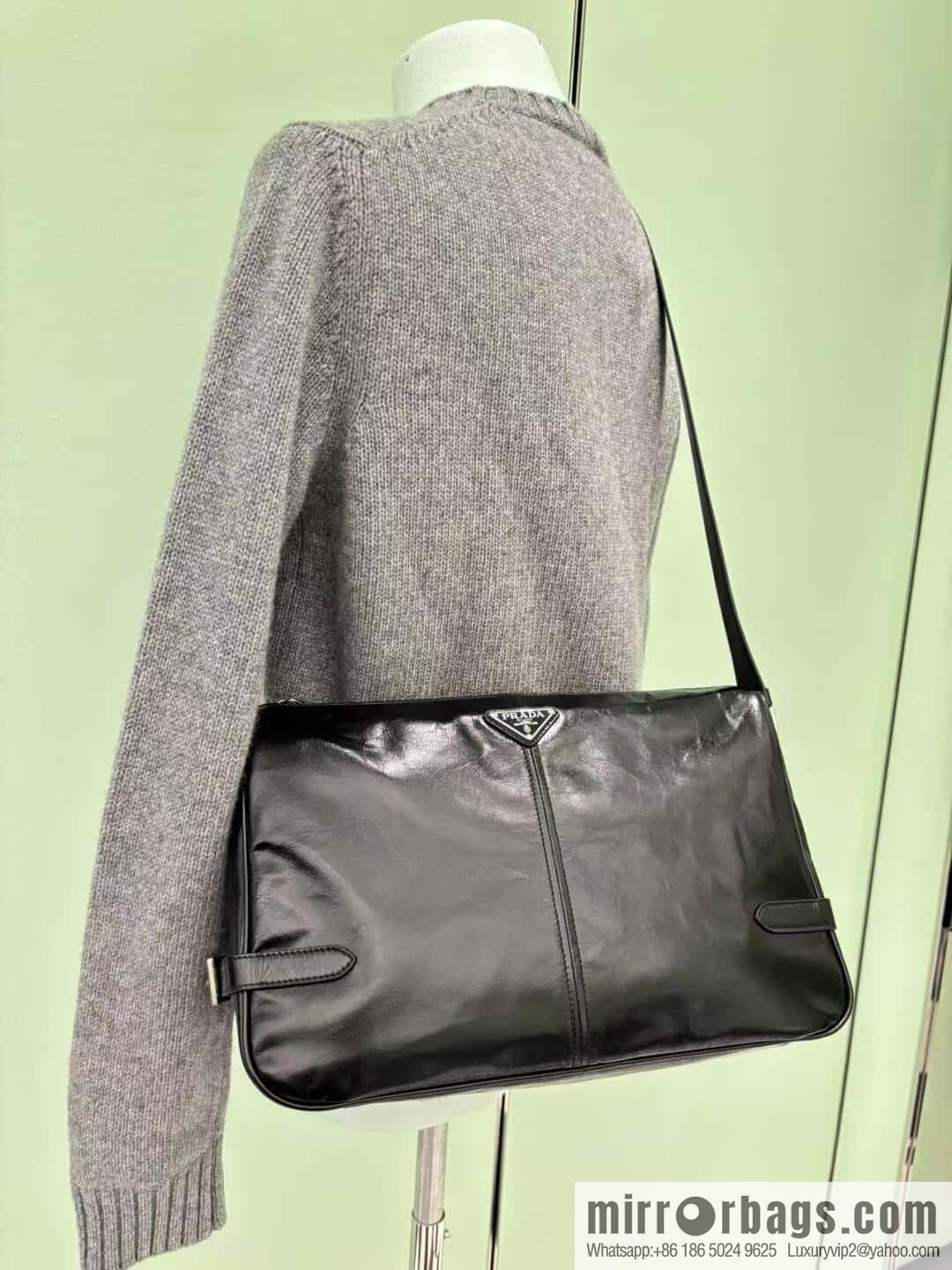 PRADA 🎉 new oil wax leather 🎉 2VH187 messenger bag🎉🎉