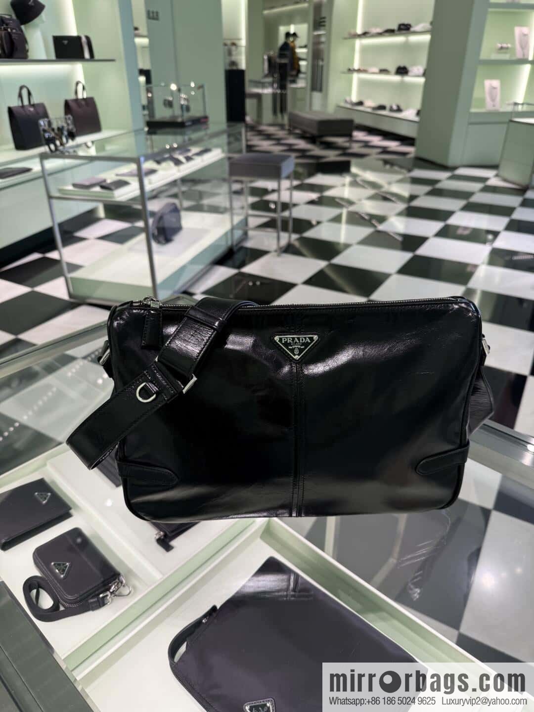 PRADA 🎉 new oil wax leather 🎉 2VH187 messenger bag🎉🎉