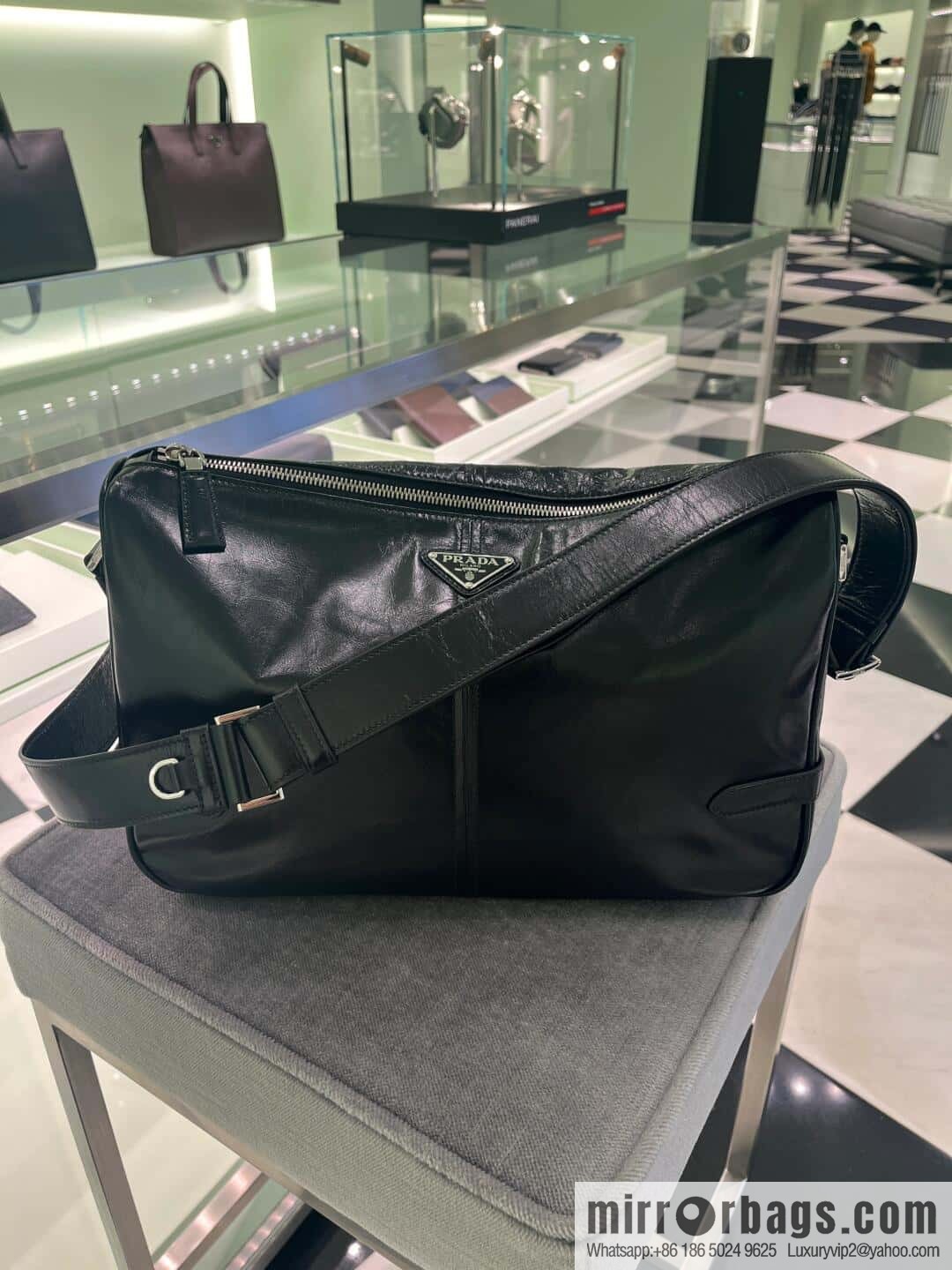 PRADA 🎉 new oil wax leather 🎉 2VH187 messenger bag🎉🎉