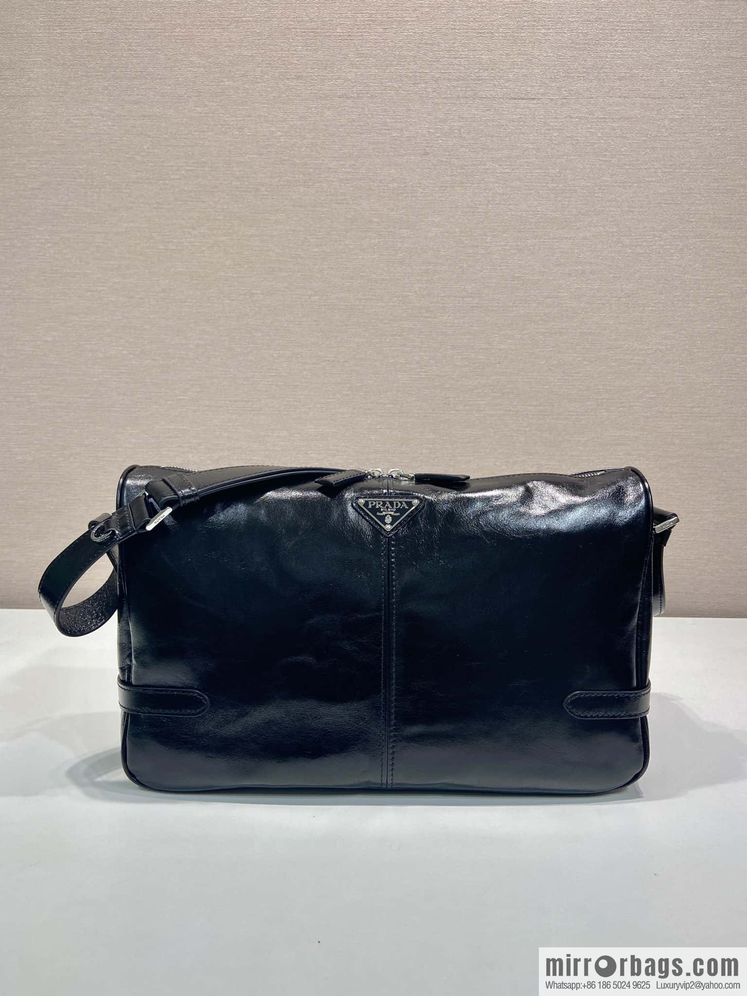 PRADA 🎉 new oil wax leather 🎉 2VH187 messenger bag🎉🎉