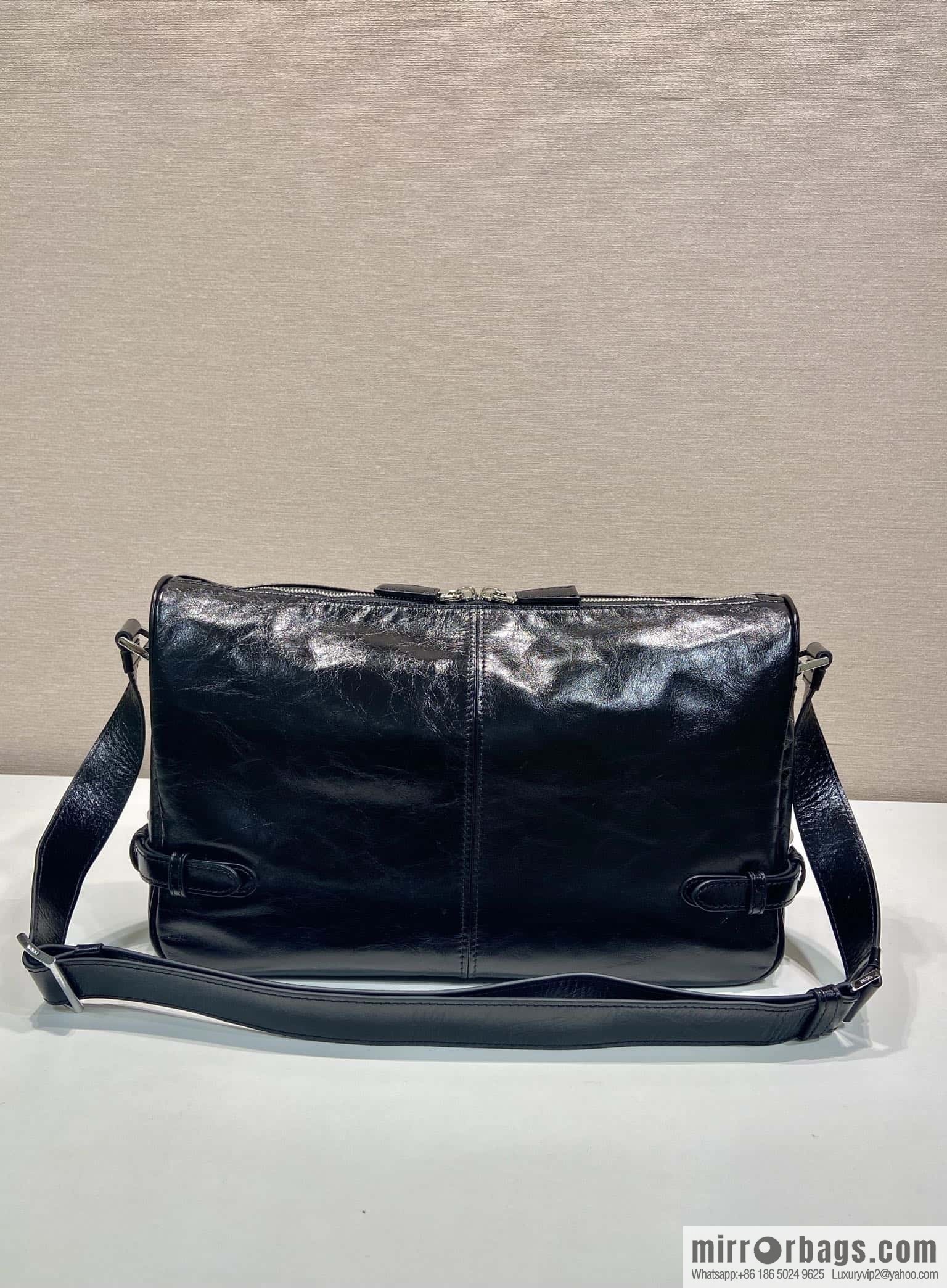 PRADA 🎉 new oil wax leather 🎉 2VH187 messenger bag🎉🎉