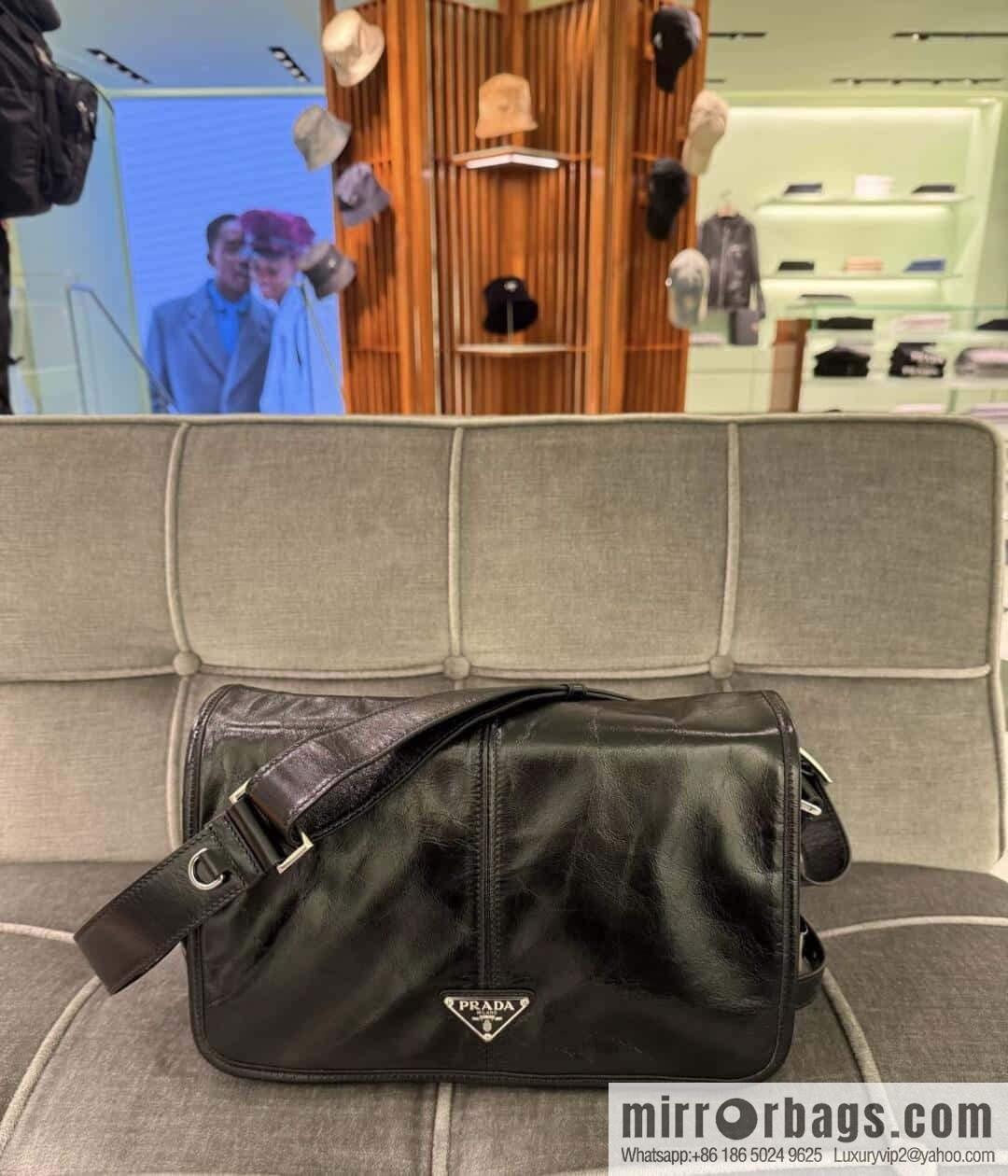 PRADA 🎉 new oil wax bag 🎉 2VD073 messenger bag🎉🎉