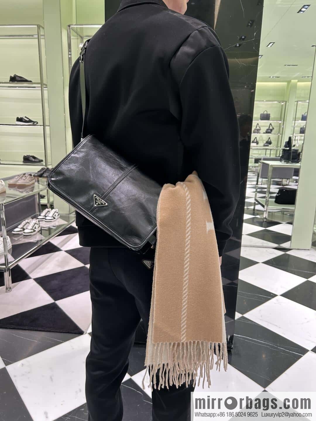 PRADA 🎉 new oil wax bag 🎉 2VD073 messenger bag🎉🎉