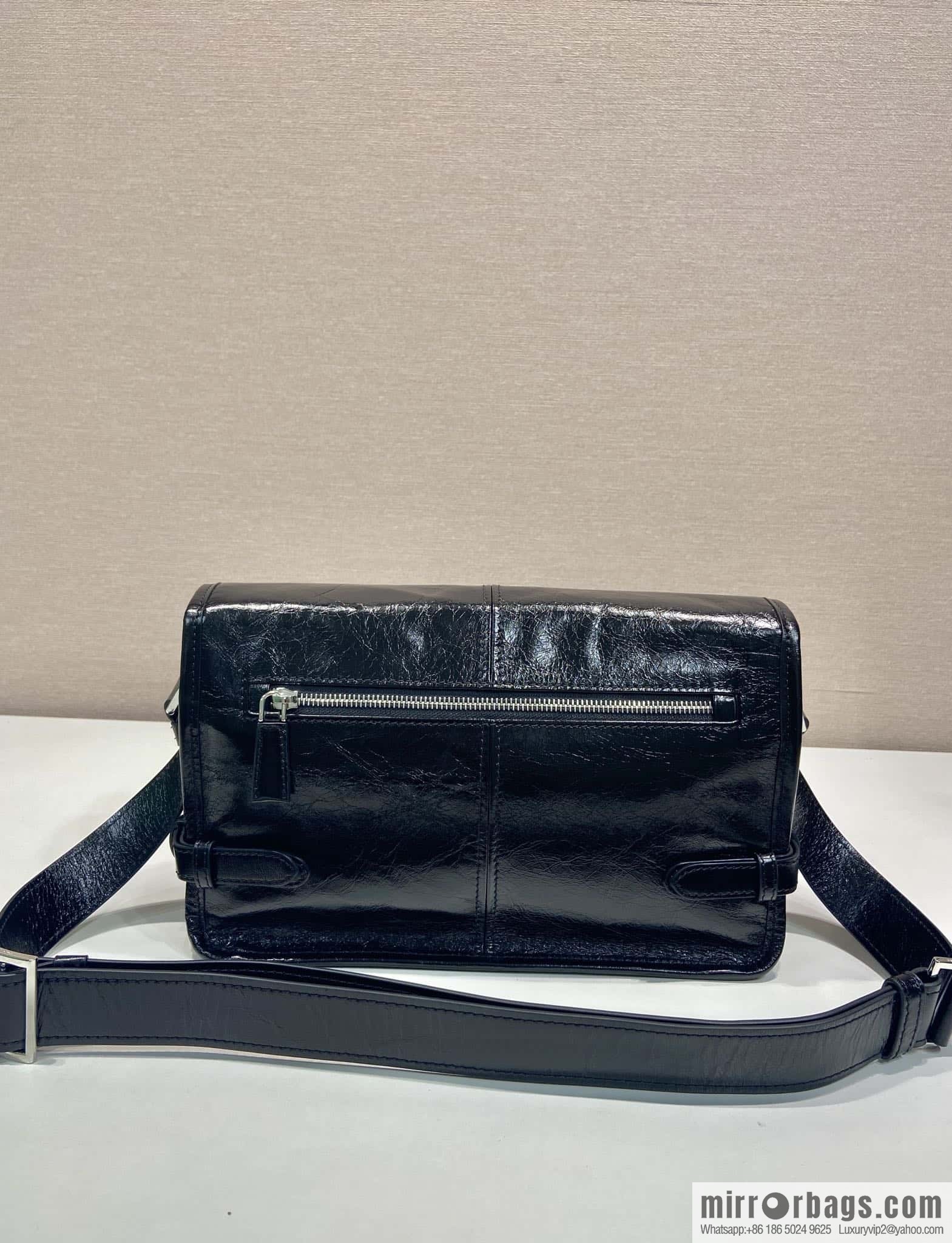 PRADA 🎉 new oil wax bag 🎉 2VD073 messenger bag🎉🎉
