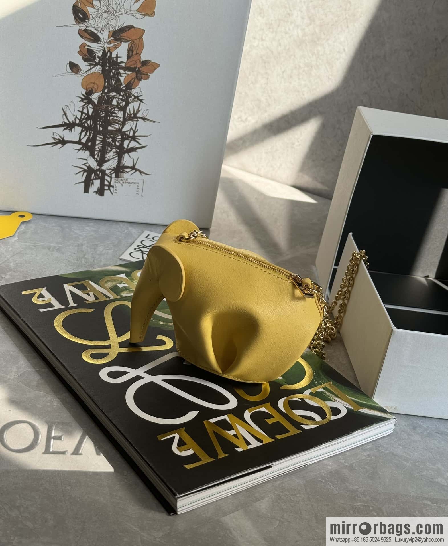LOEWE's latest jade series small elephant bag 0193 yellow
