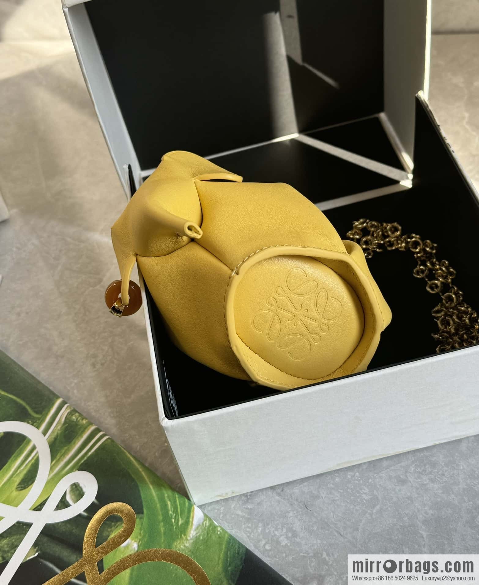 LOEWE's latest jade series small elephant bag 0193 yellow