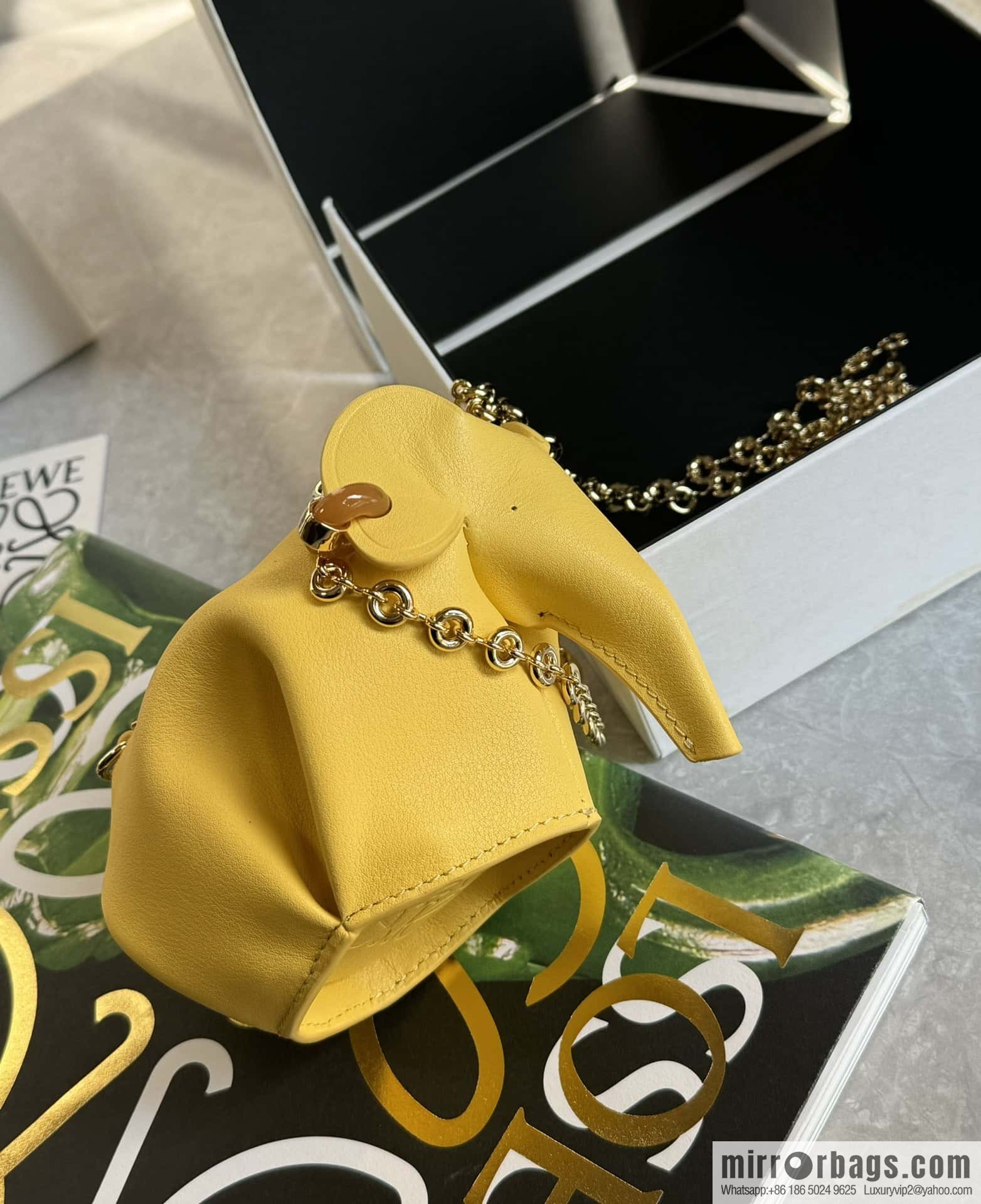 LOEWE's latest jade series small elephant bag 0193 yellow