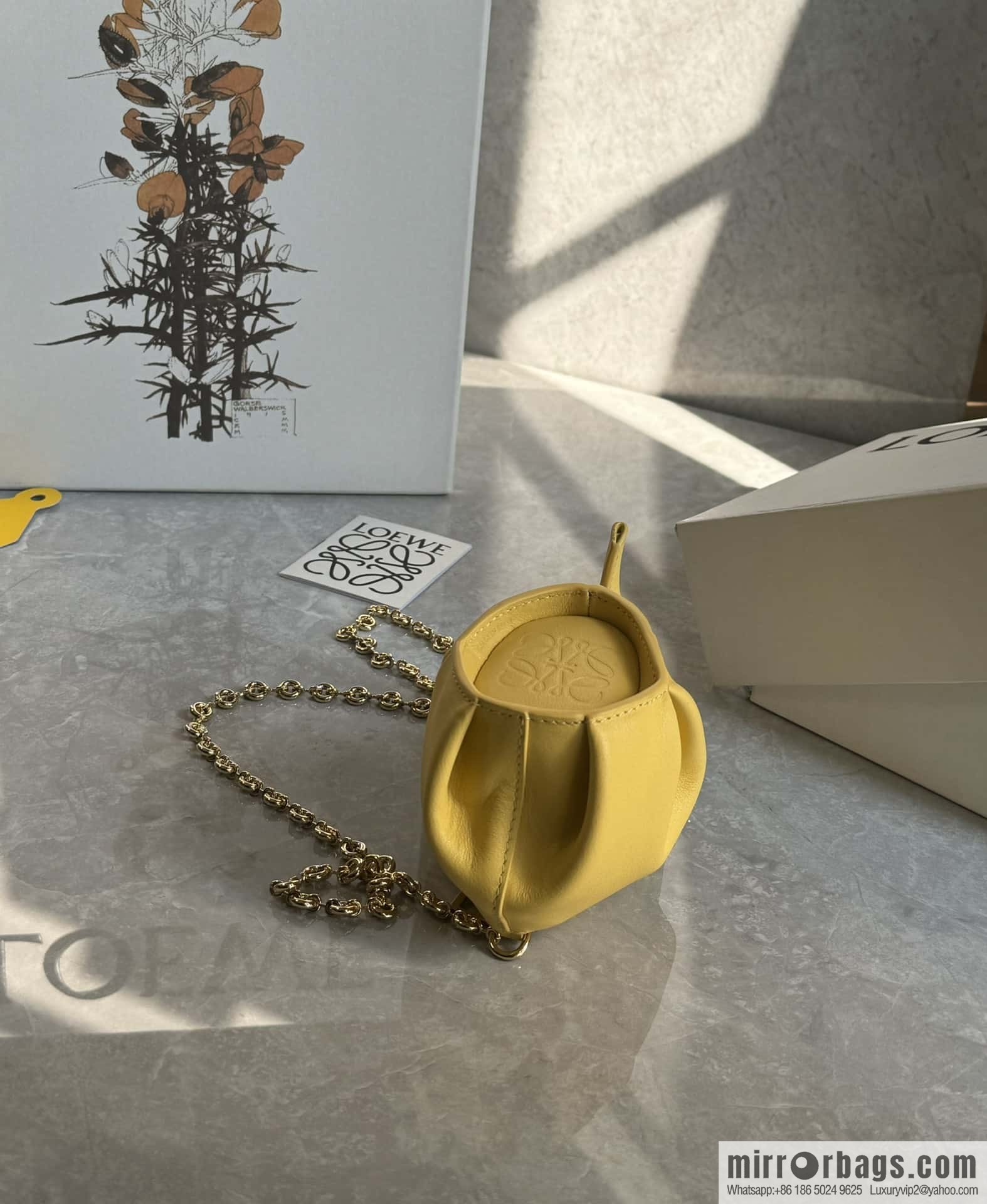 LOEWE's latest jade series small elephant bag 0193 yellow