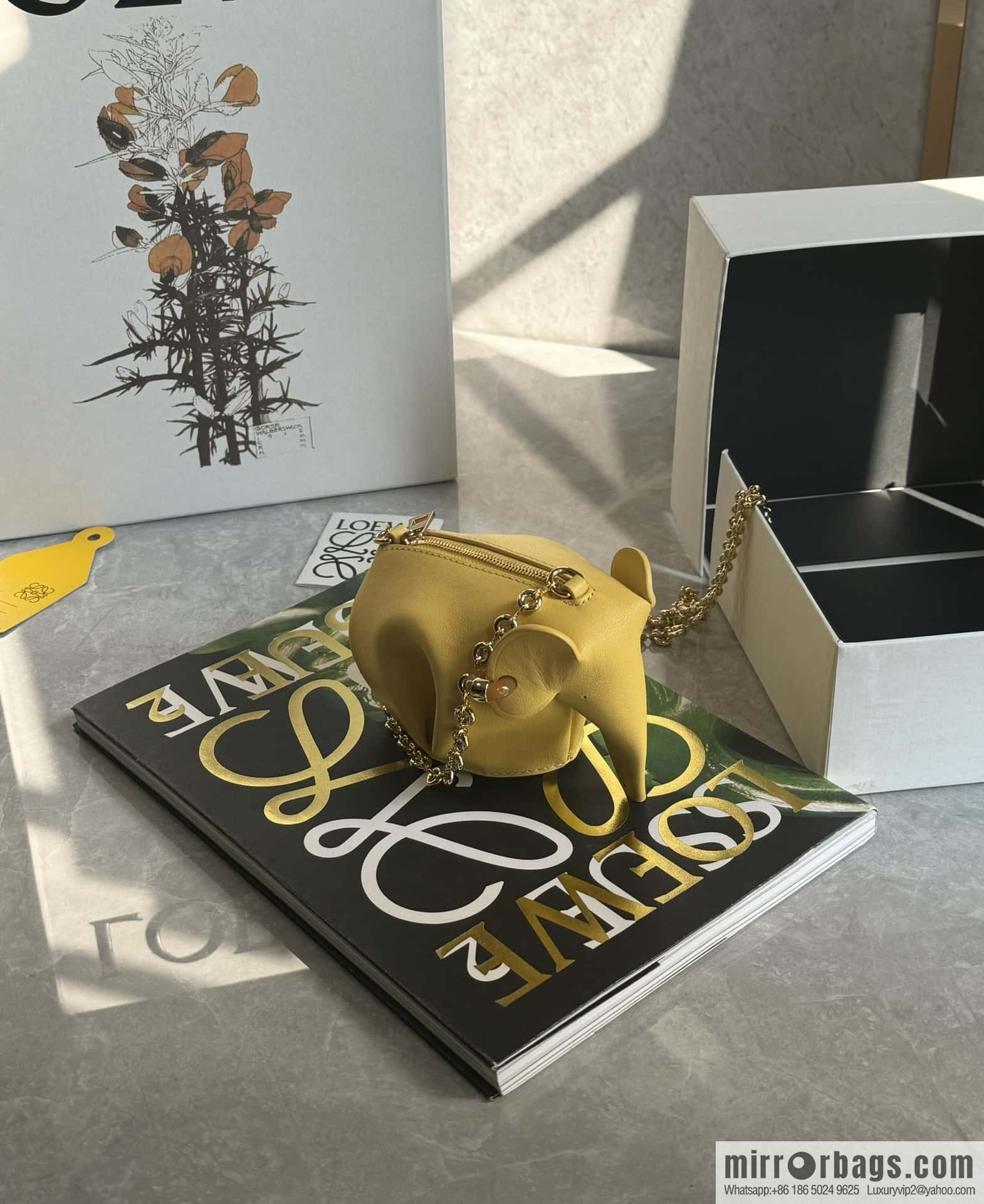 LOEWE's latest jade series small elephant bag 0193 yellow
