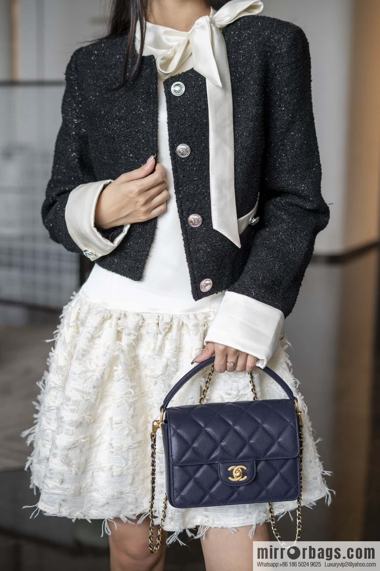 𝐂𝐡𝐚𝐧𝐞𝐥 𝟮𝟰𝗞 autumn and winter series, handle cover bag, navy blue 💙 small AS5165